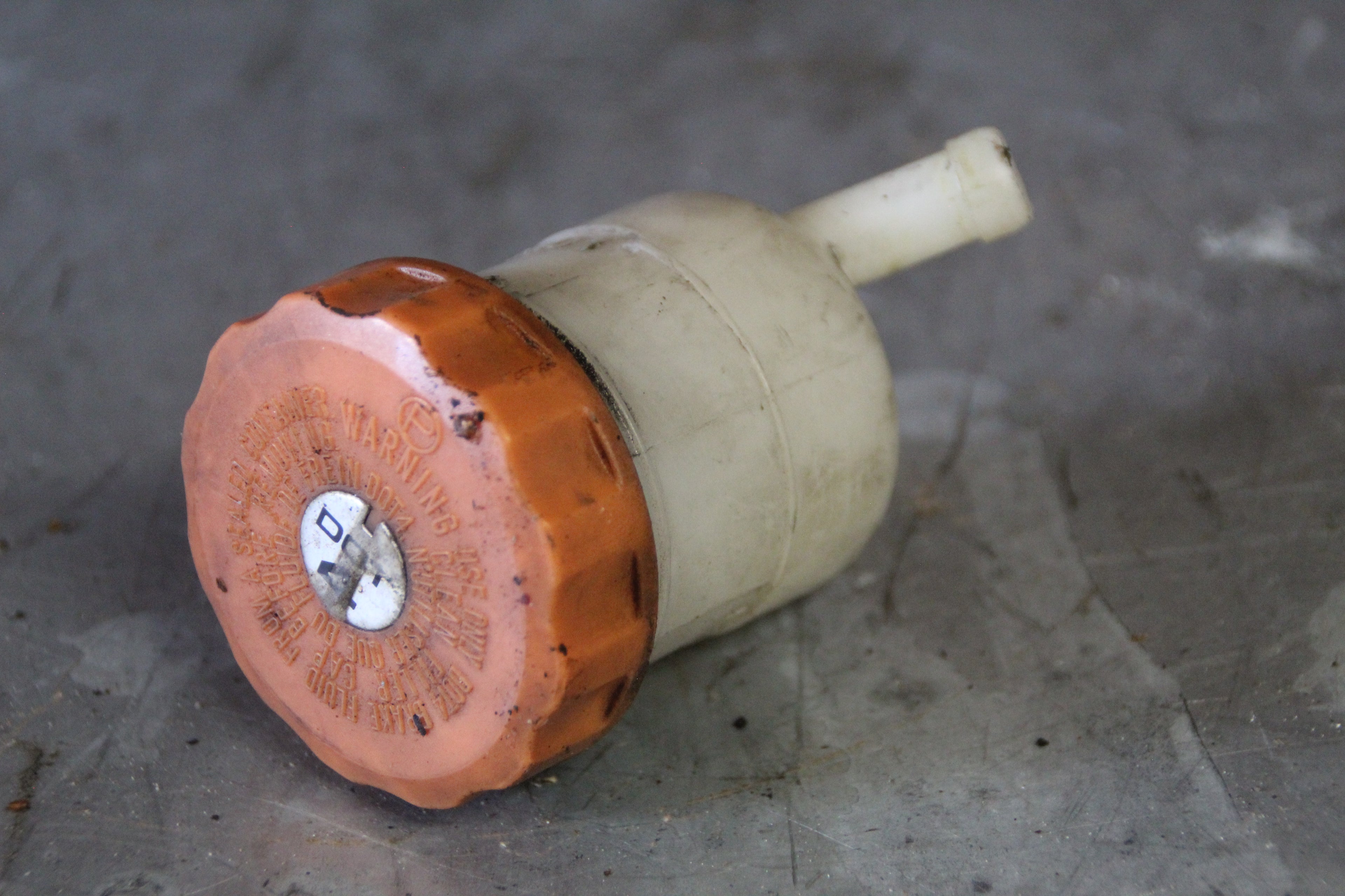Honda VFR750 remreservoir achter