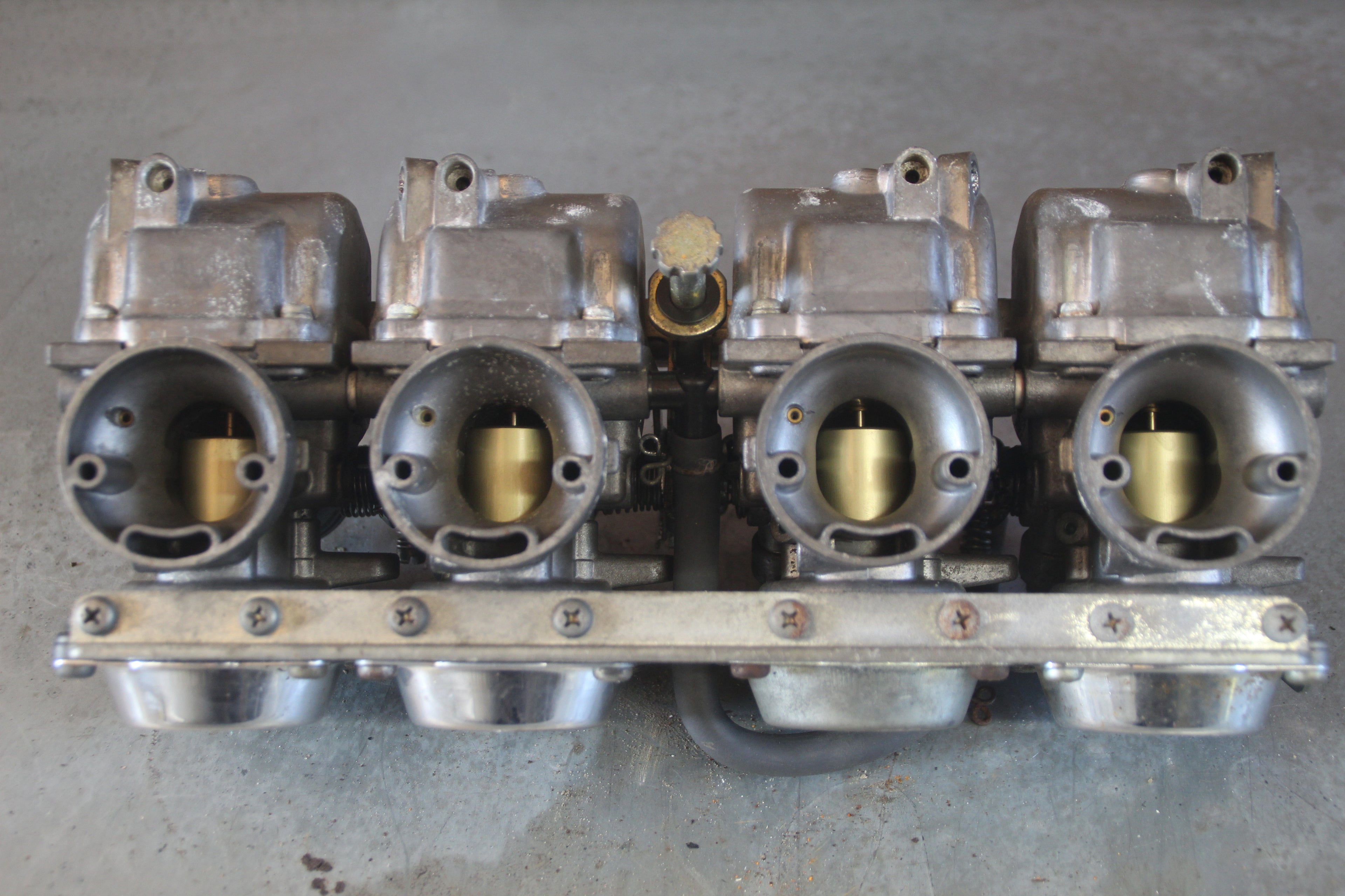 Yamaha XJ550 carburateurs