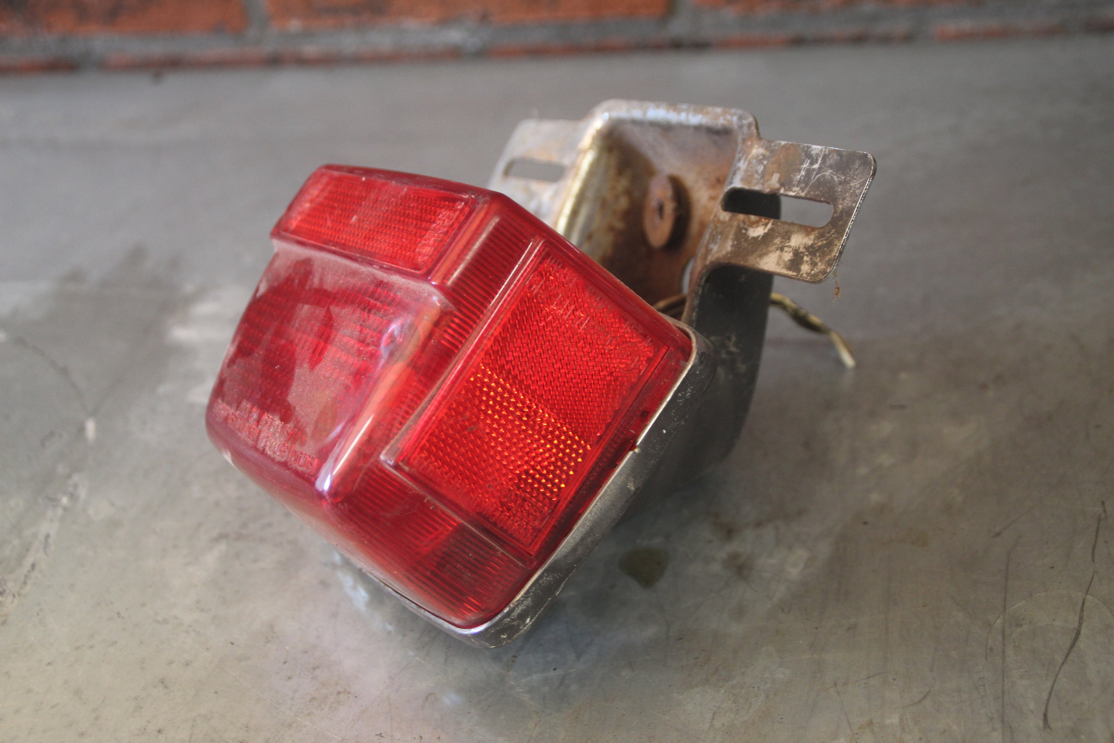 Suzuki GS450L achterlicht