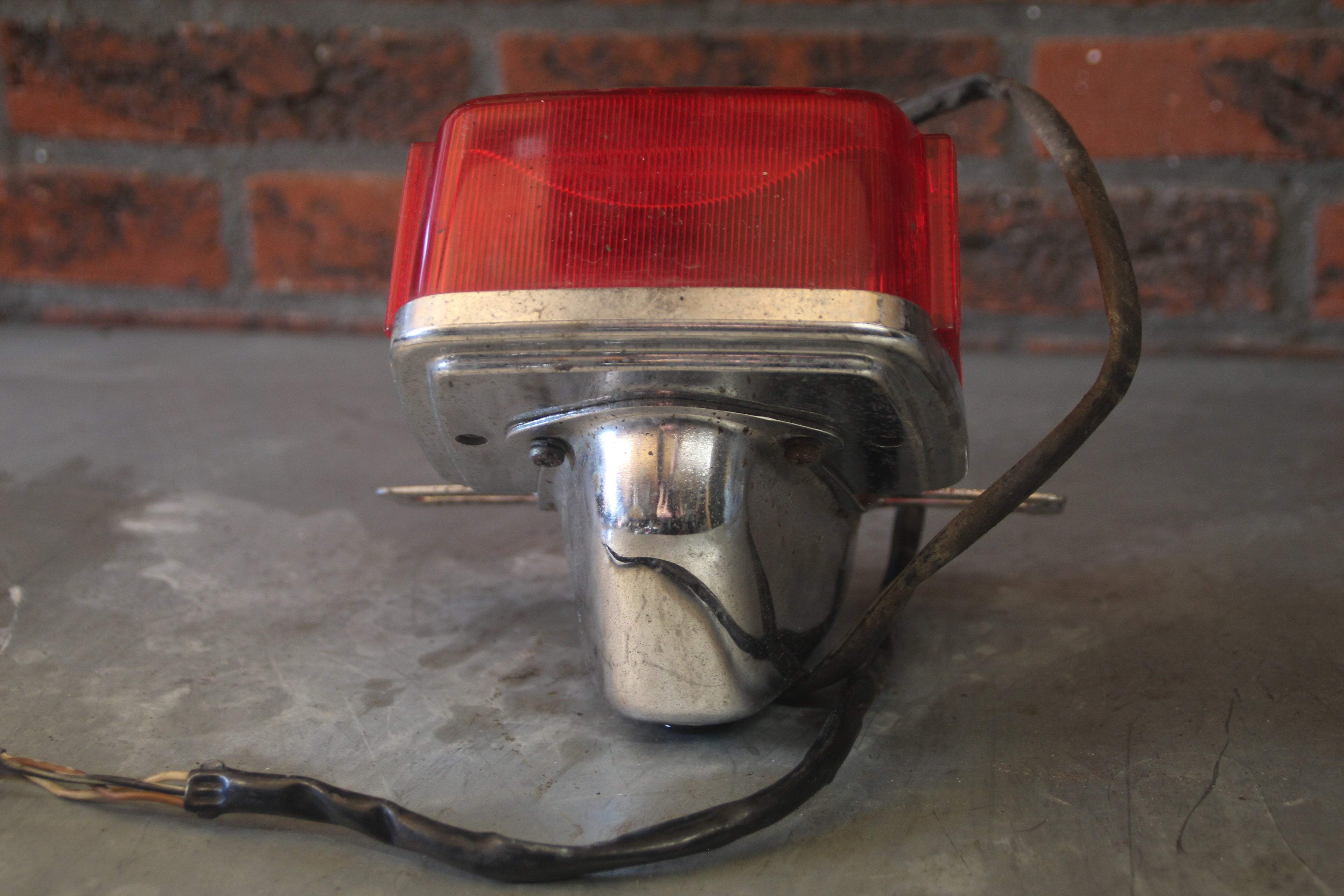 Suzuki GS450L achterlicht 2
