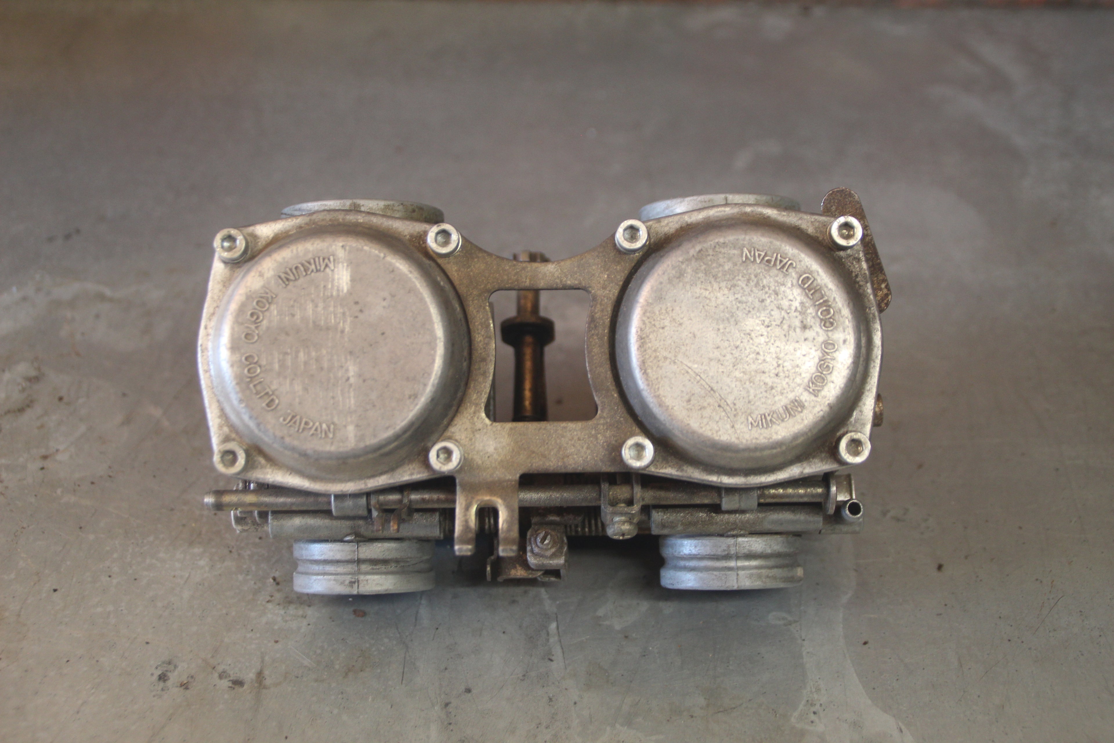 Suzuki GS450L carburateurs