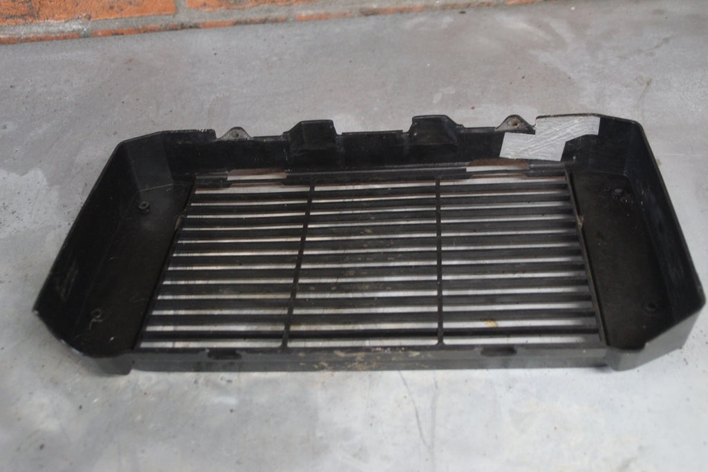 Yamaha XJ700 radiator cover