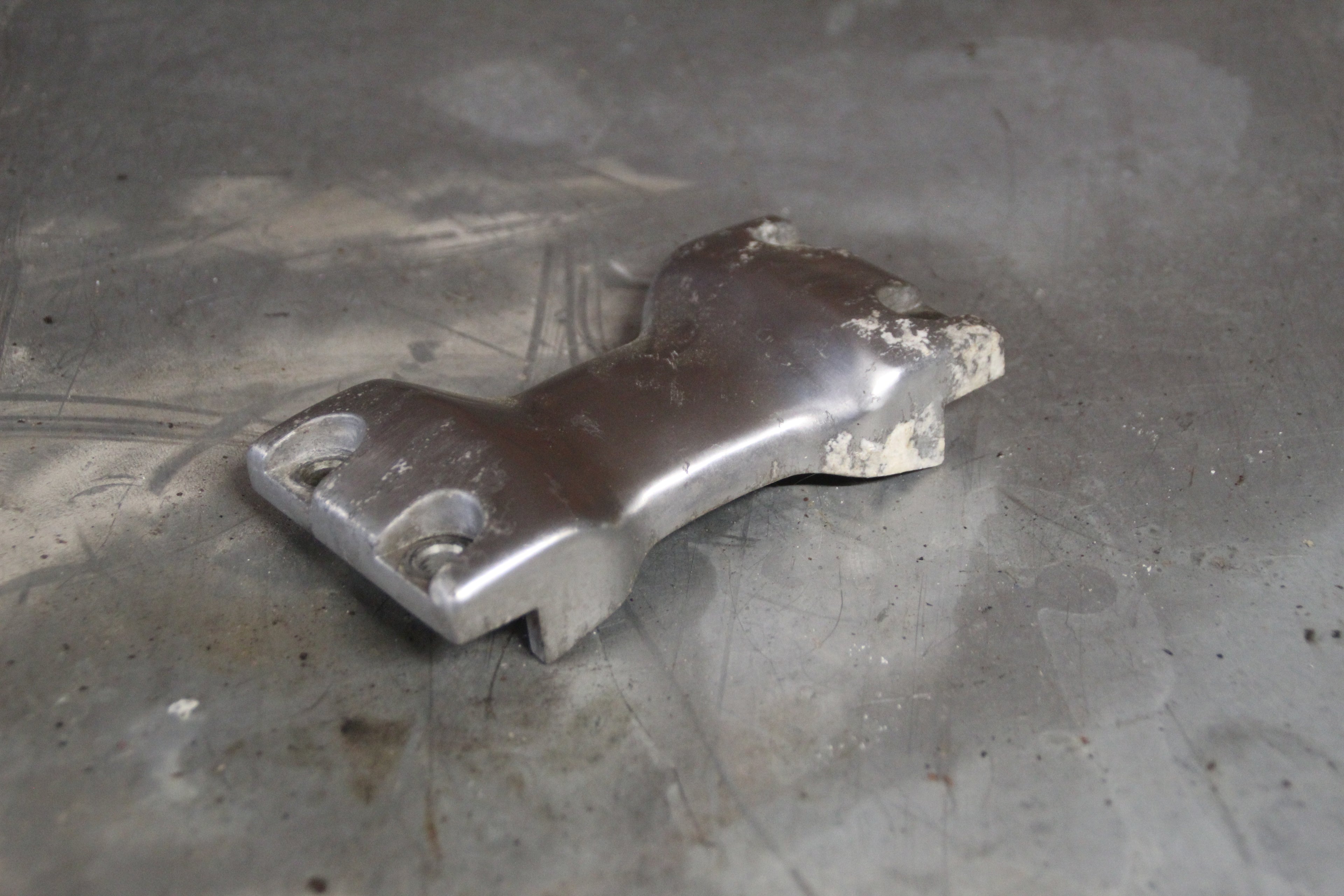 Yamaha XJ700 spatbord bevestiging voor