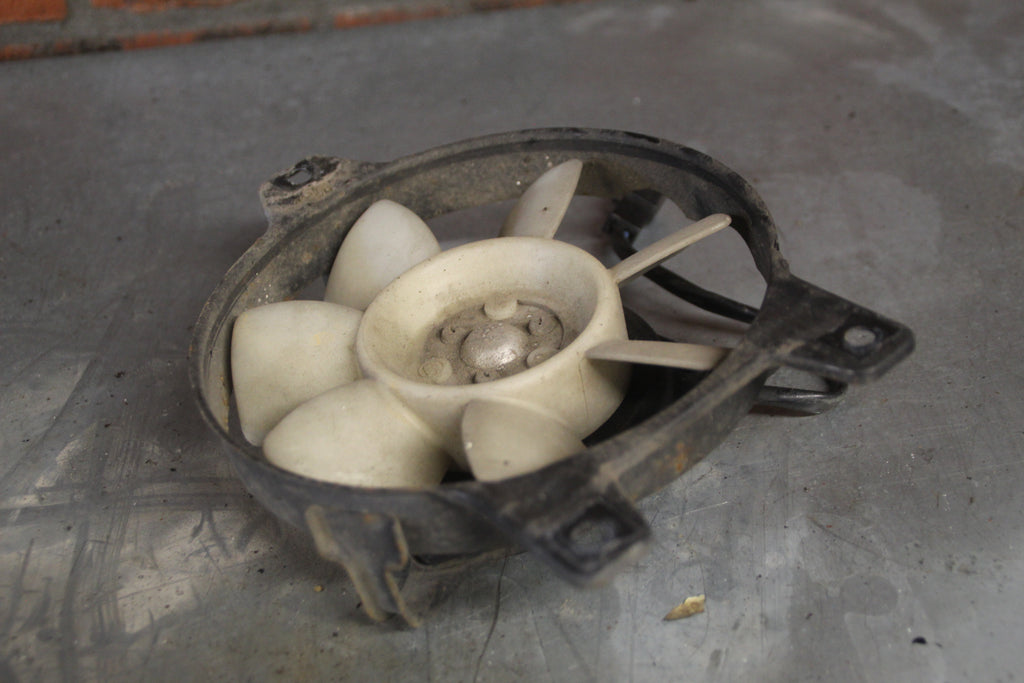 Yamaha XJ700 radiator ventilator