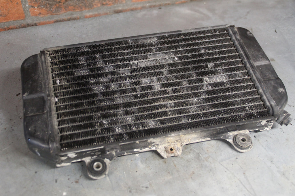 Yamaha XJ700 radiator