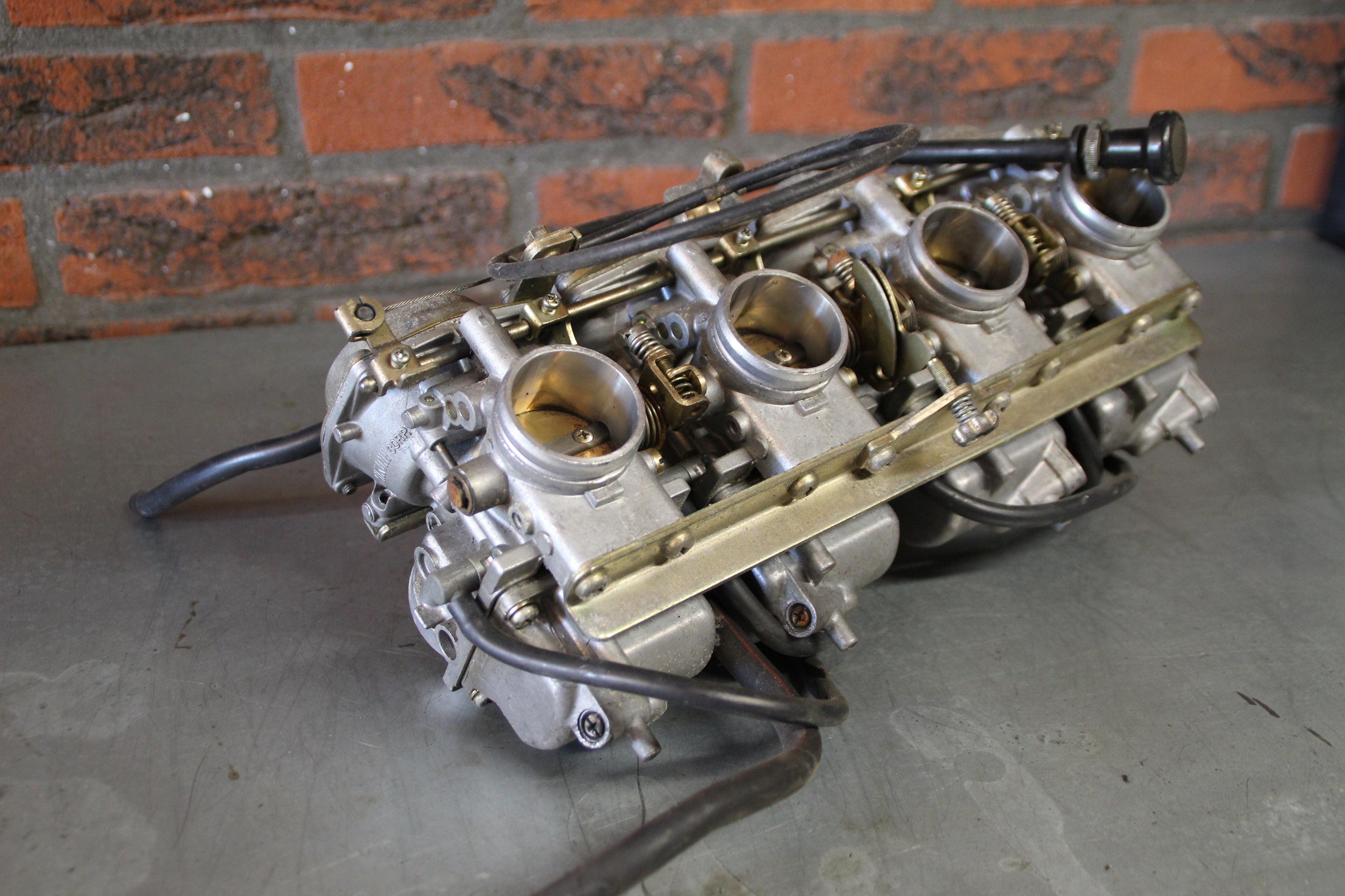 Yamaha FJ1200 carburateurs