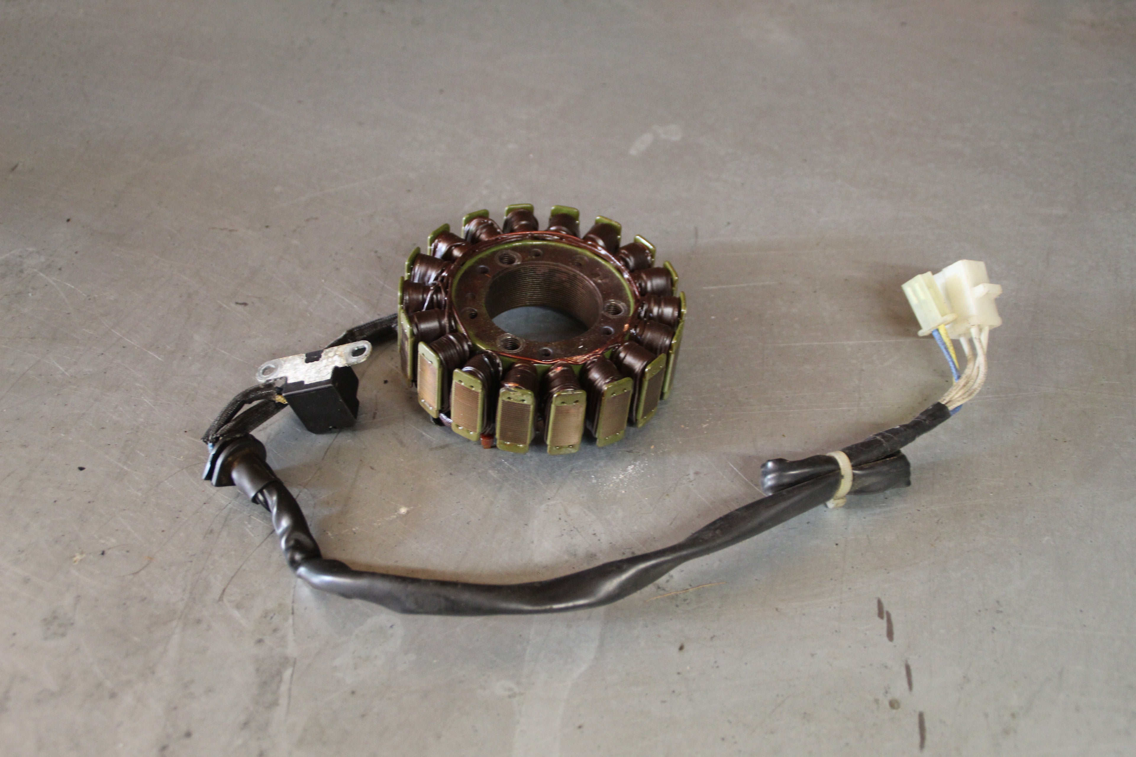 Yamaha FZR600 dynamo