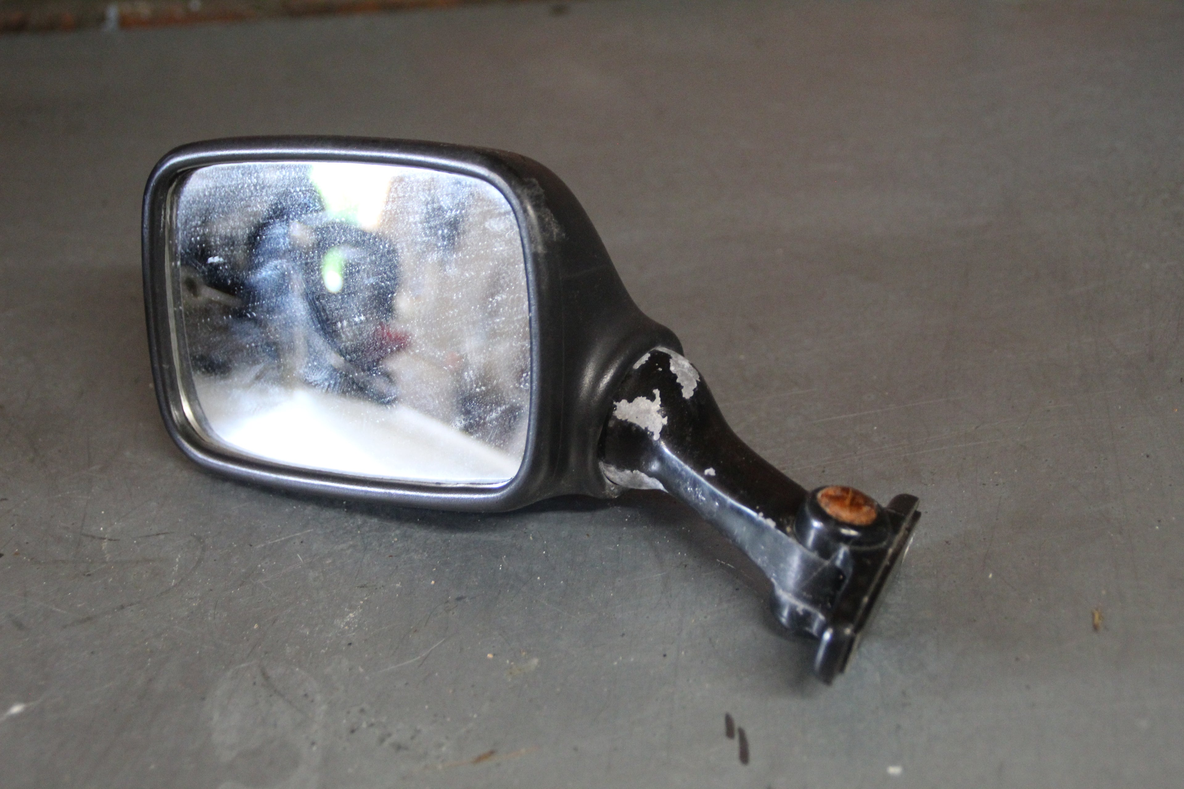 Yamaha FZR600 spiegel links