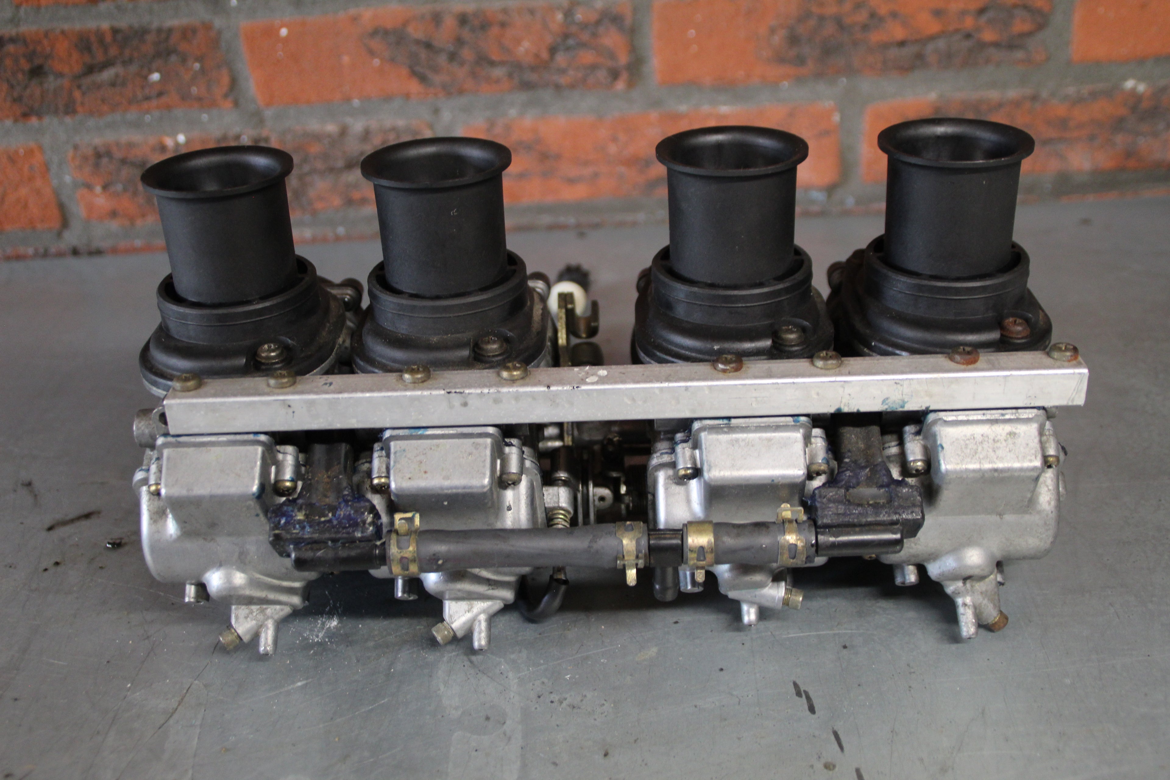 Yamaha FZR600 carburateurs 2