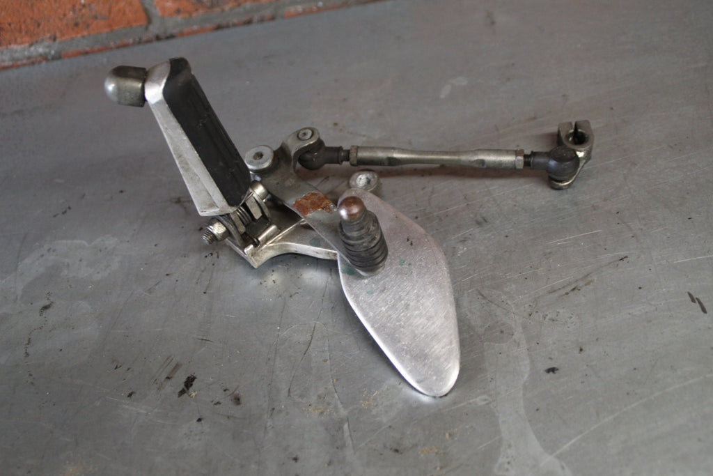 Yamaha FZR600 schetsplaat links