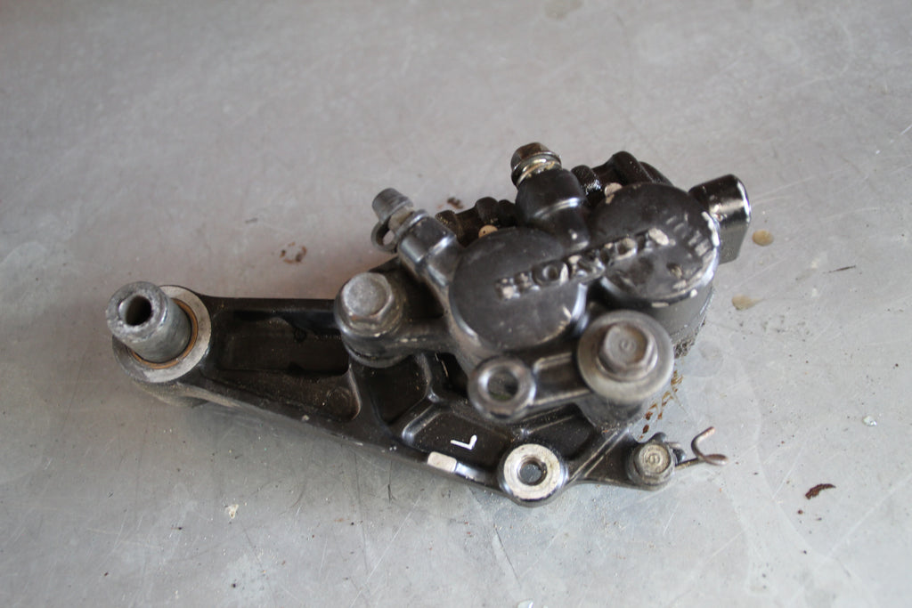 Honda VF750S remklauw links