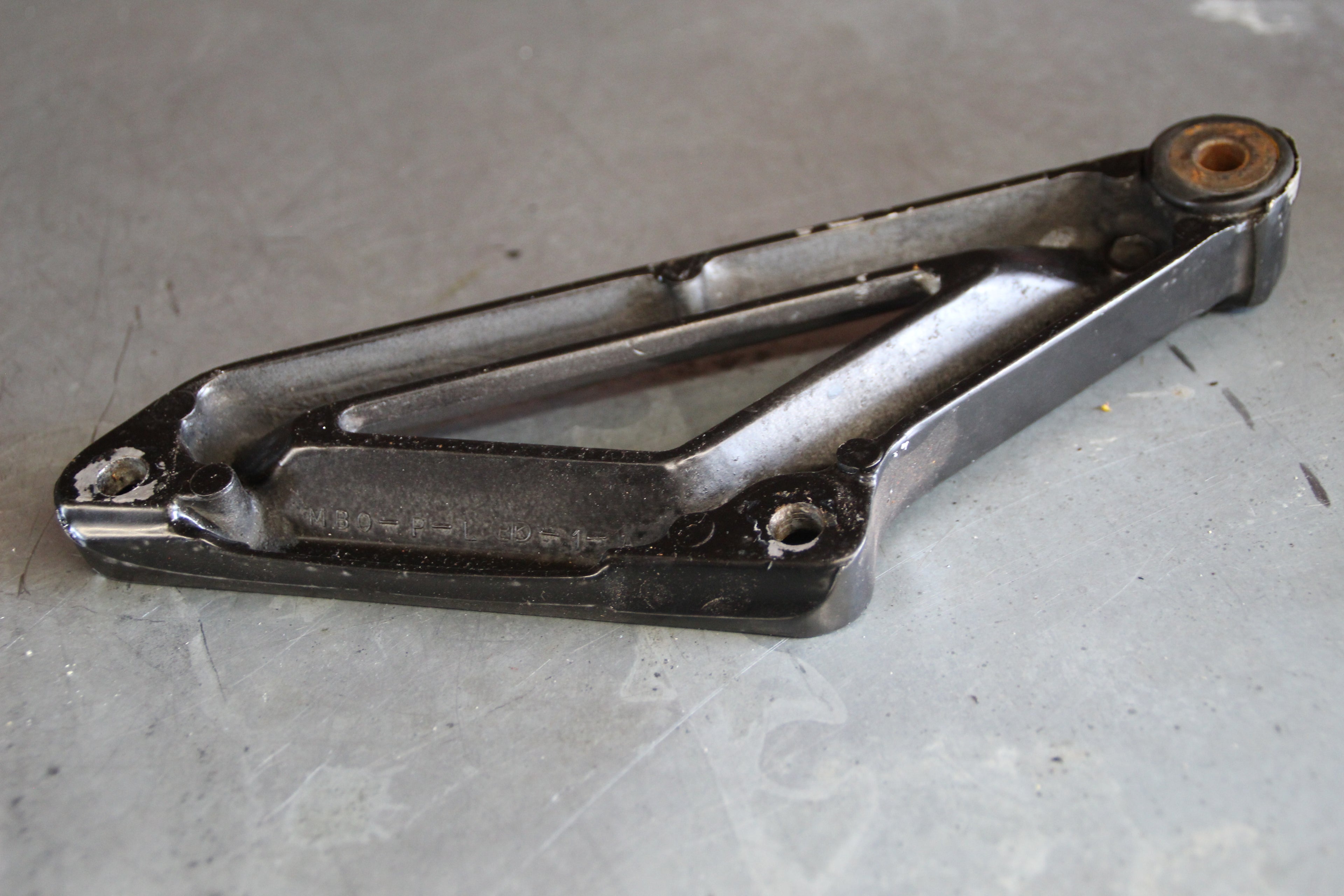 Honda VF750S schetsplaat links