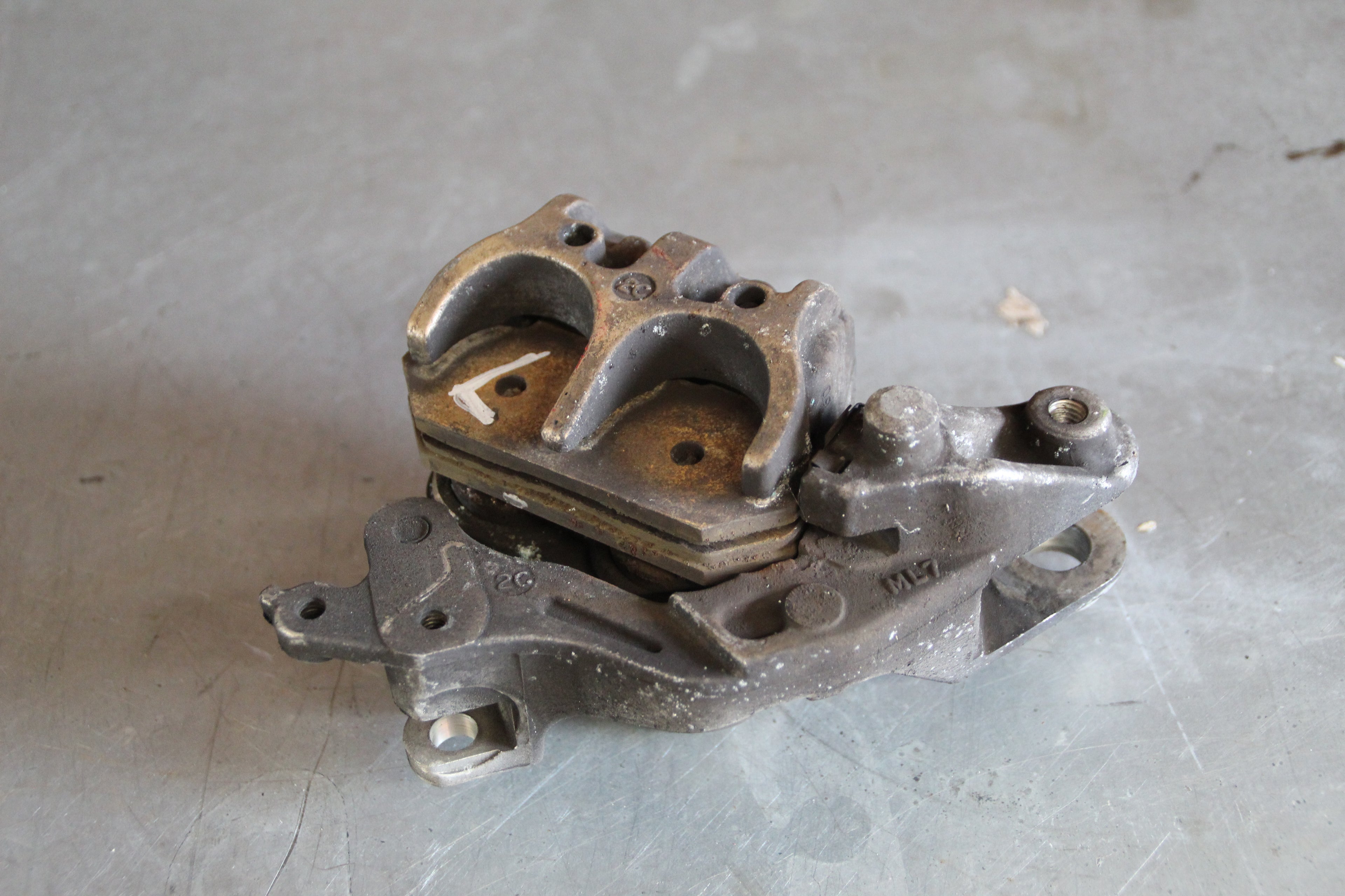 Honda CBR600F2 remklauw links