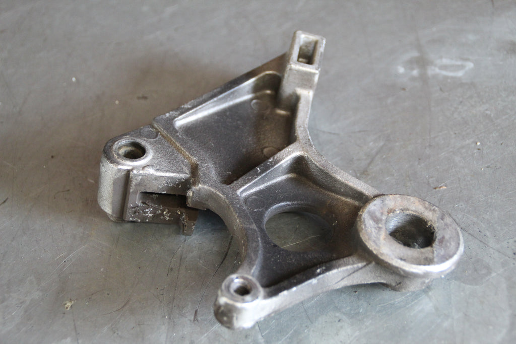 Honda CBR600F2 bevestiging remklauw achter