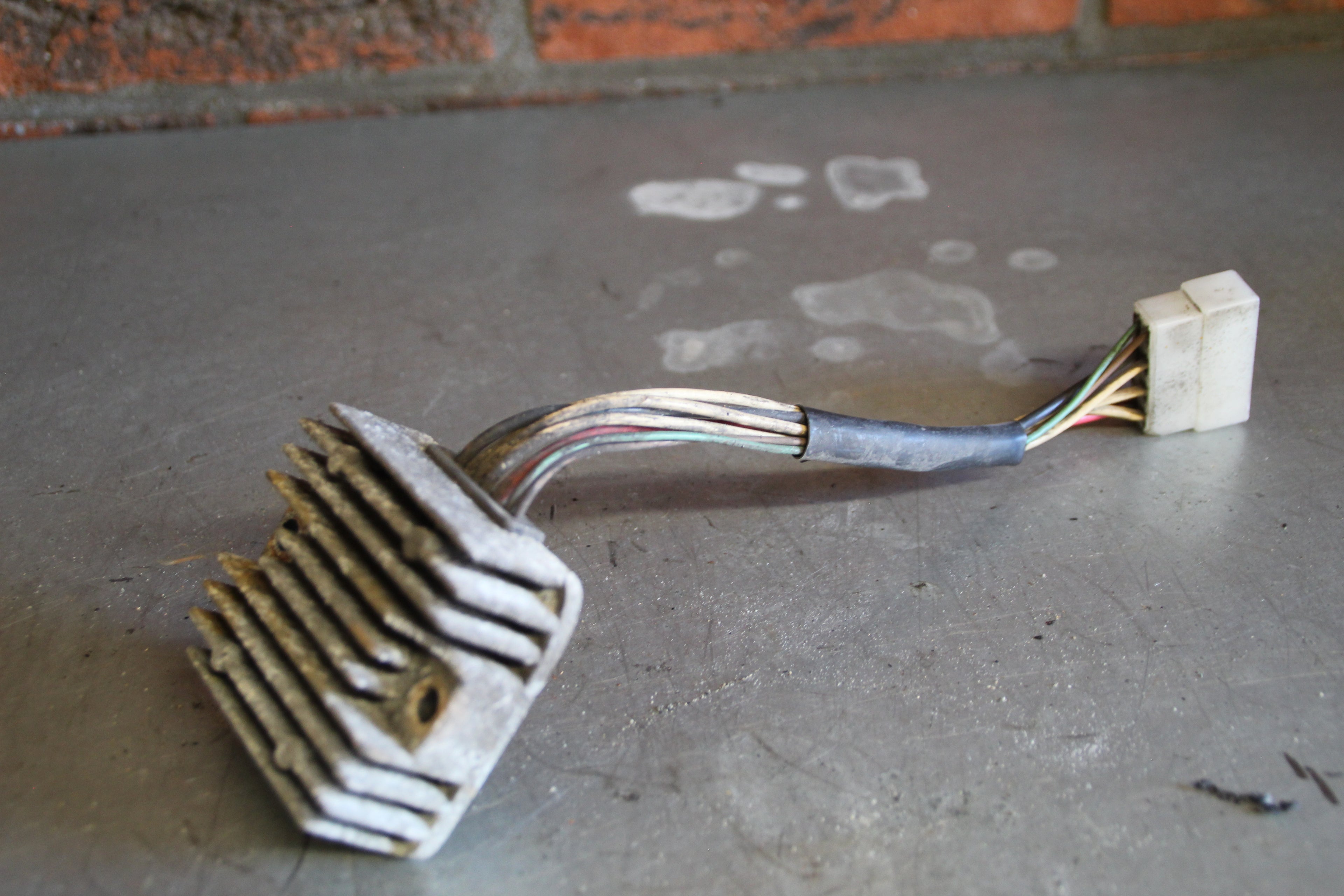Yamaha XJ900F spanningsregelaar