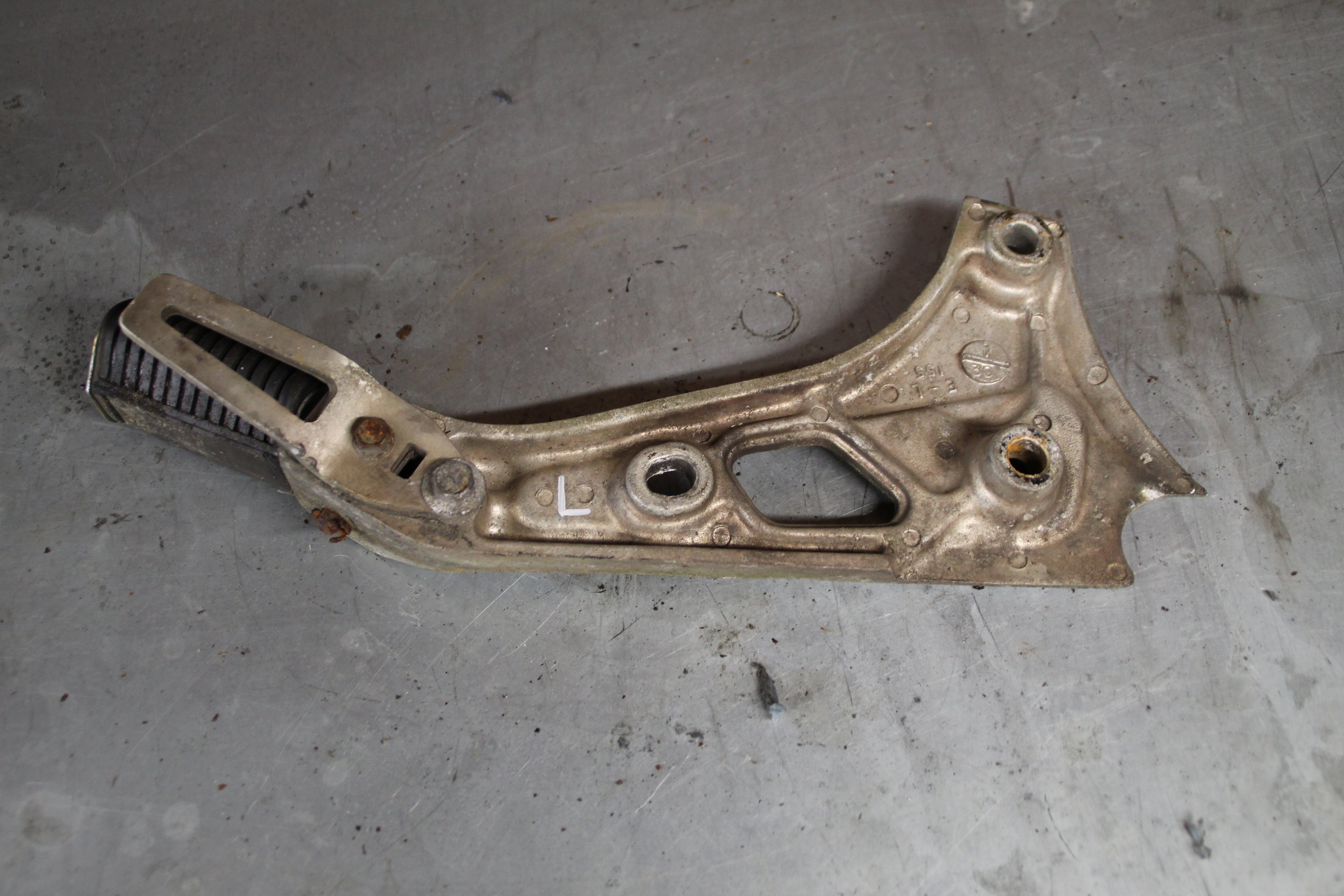 Suzuki GR650X duosteun links