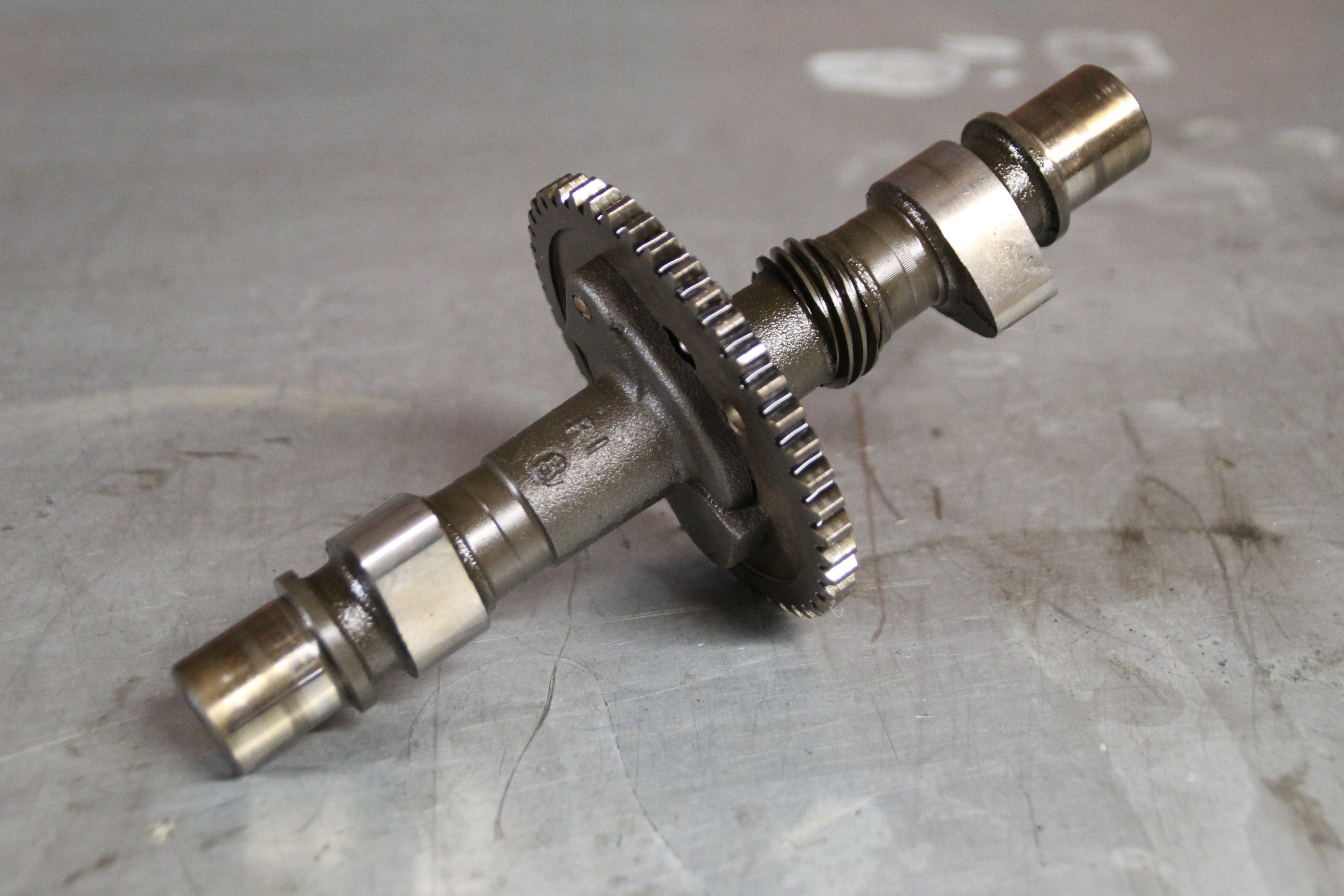 Suzuki GR650X nokkenas inlaat