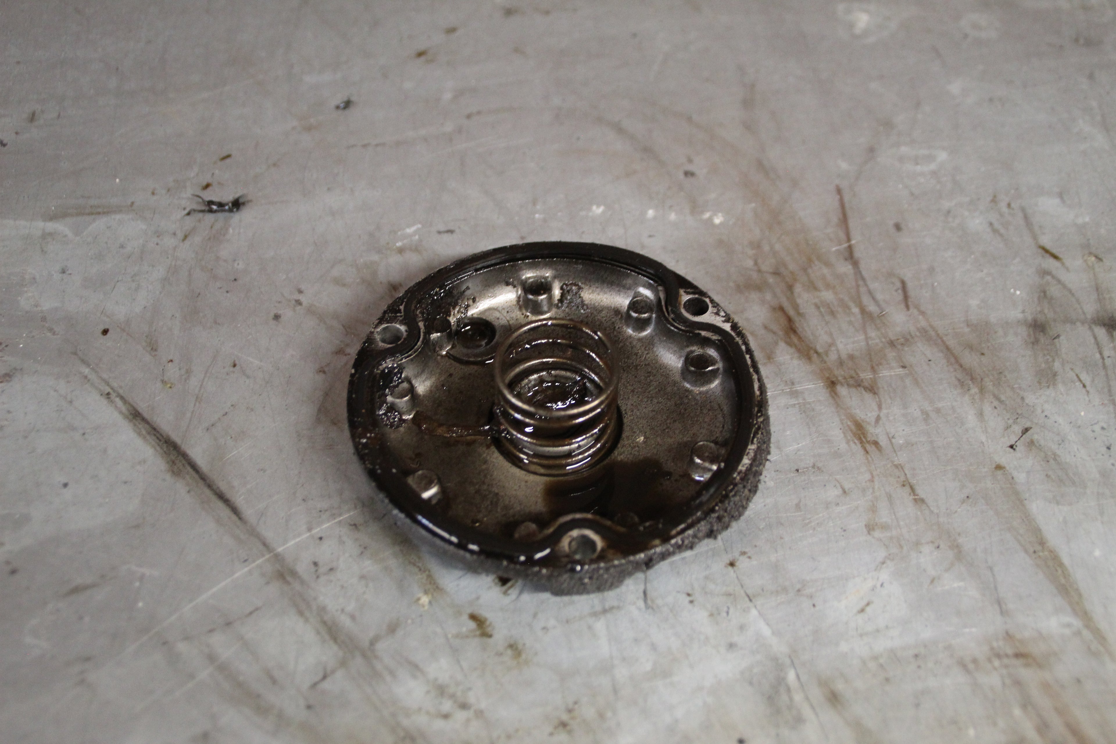 Suzuki GR650X oliefilter deksel