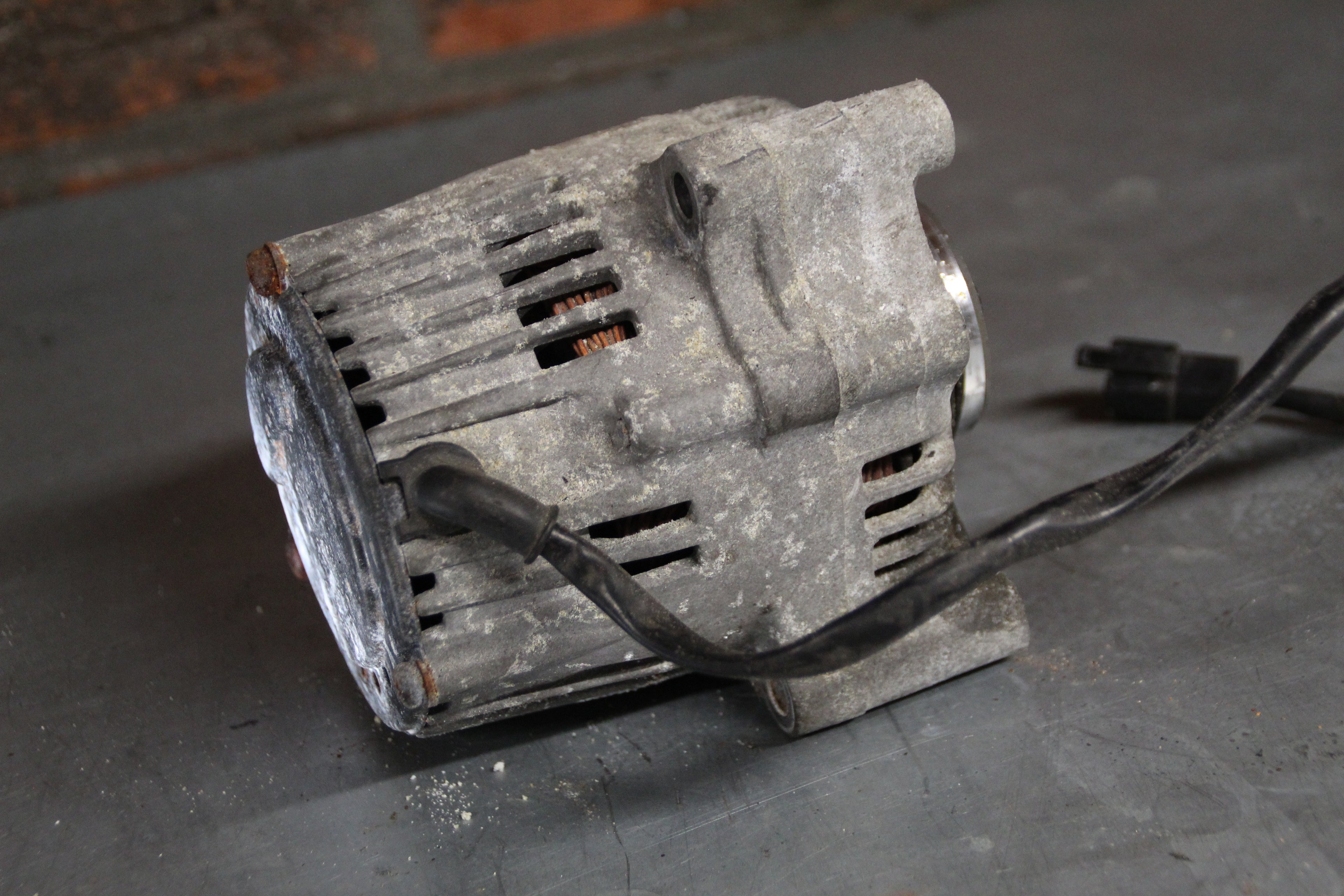 Suzuki GSXR1100W dynamo
