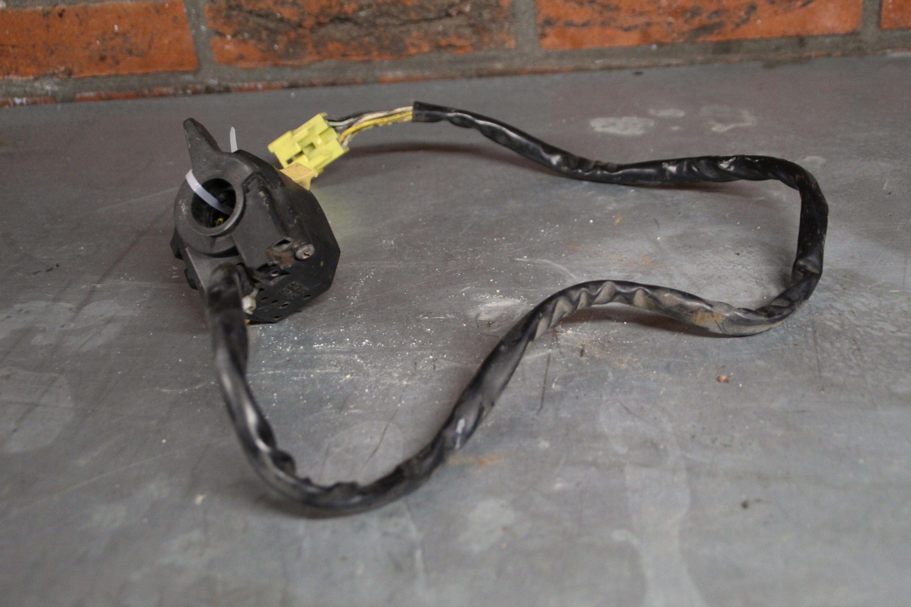 Suzuki GSXR1100W stuurbediening links