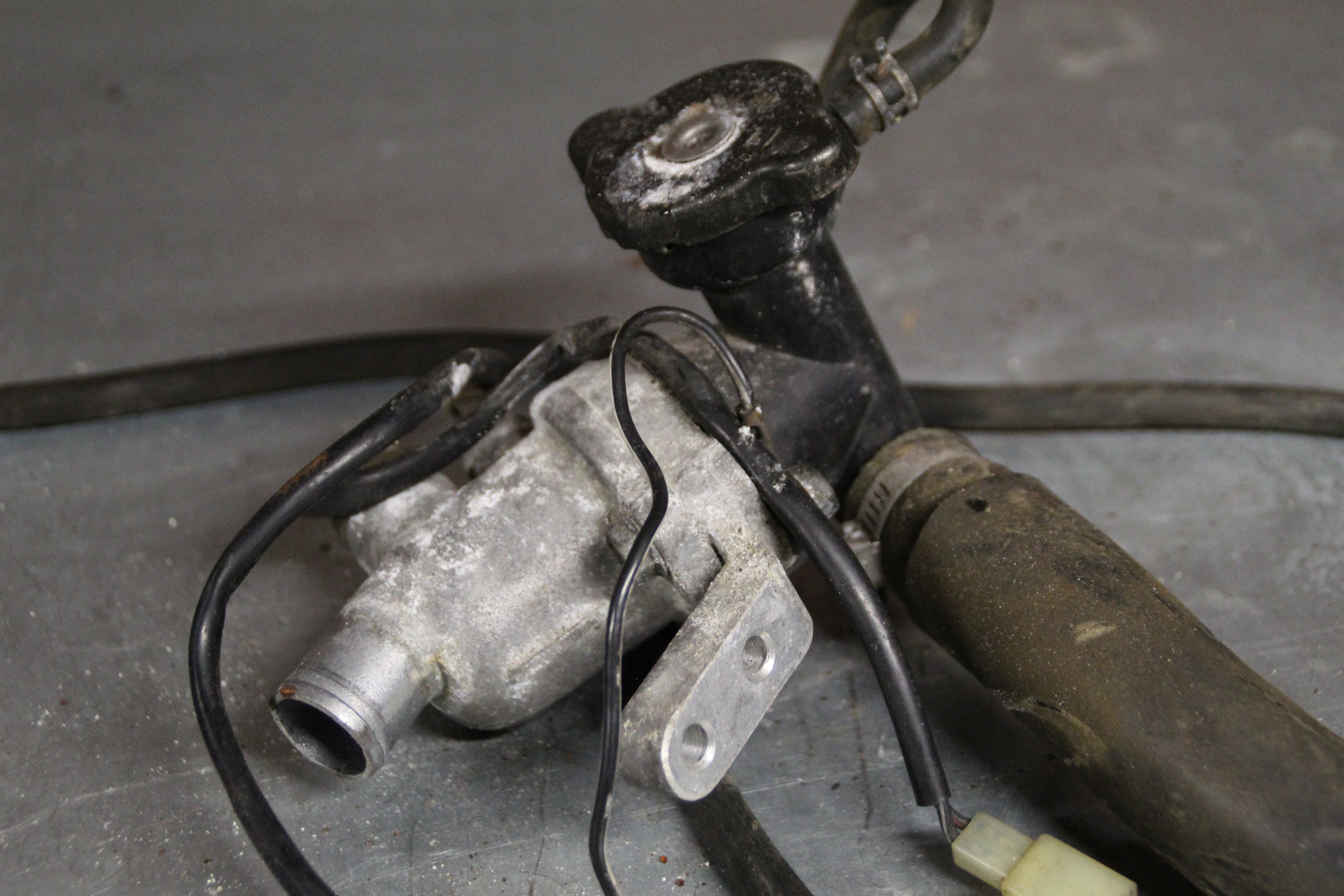 Suzuki GSXR1100W thermostaathuis