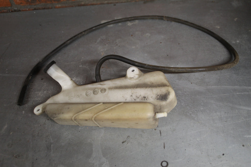 Suzuki GSXR1100W koelvloeistof reservoir