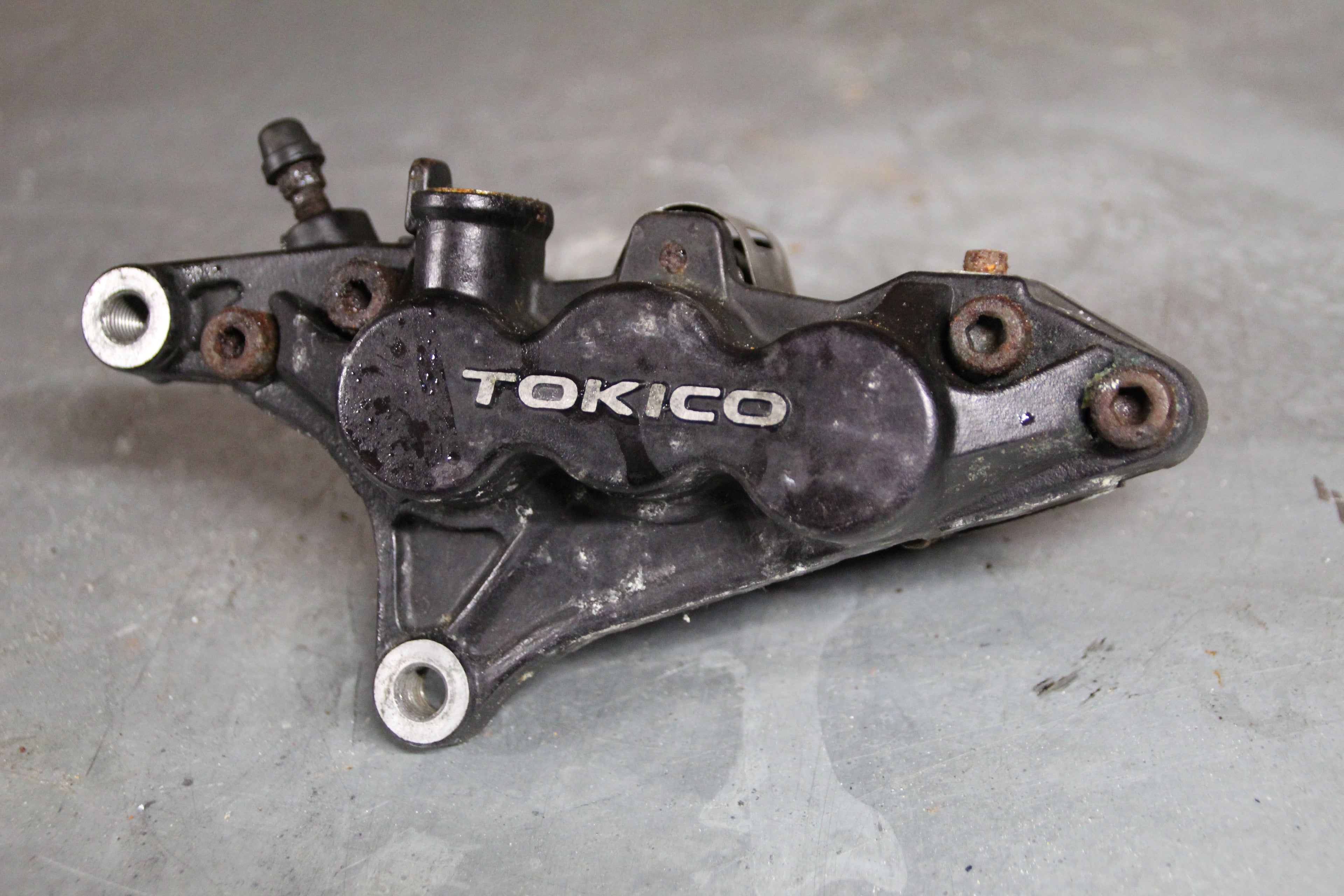 Suzuki GSXR1100W remklauw links
