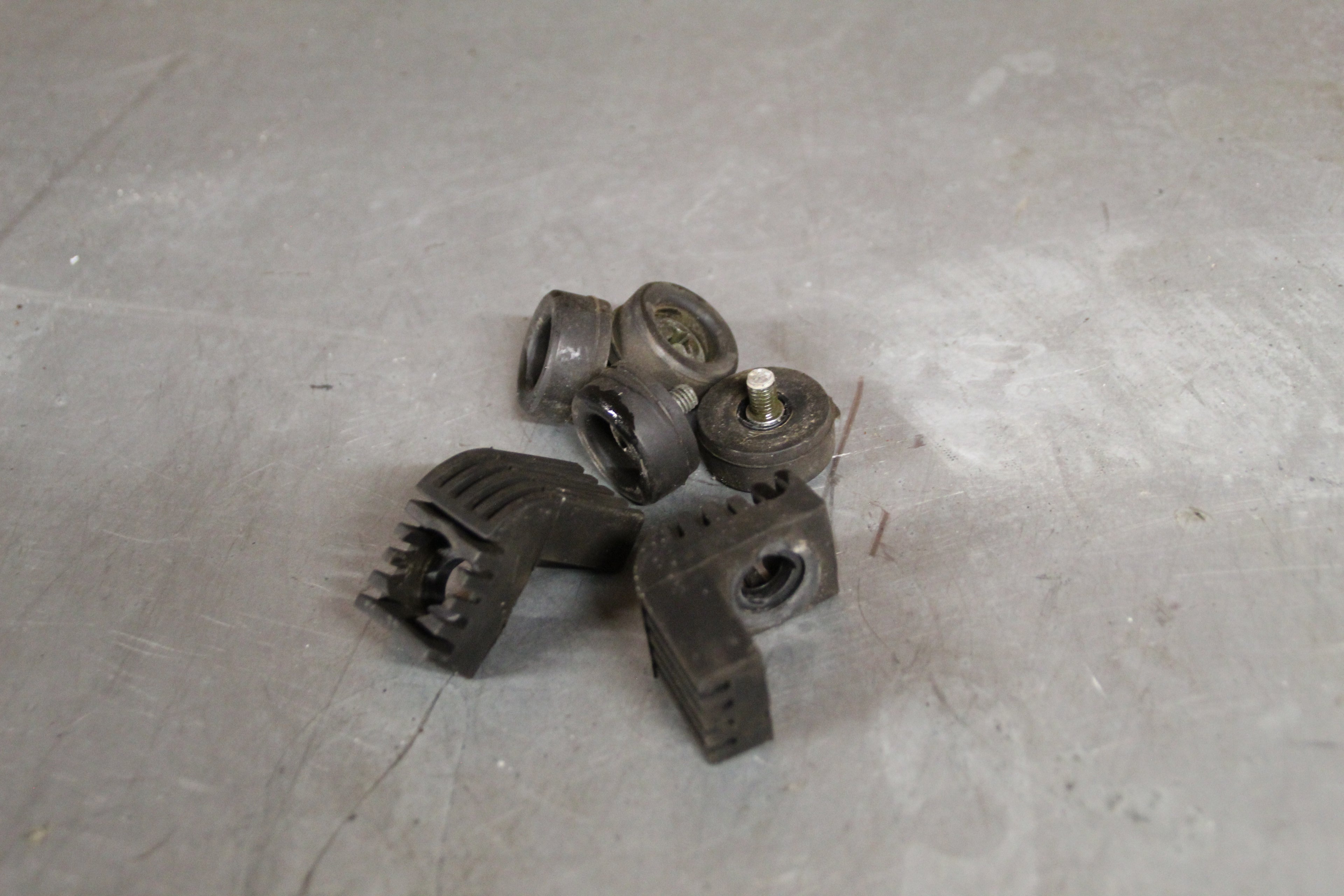 Suzuki GSXR1100W frame rubbers