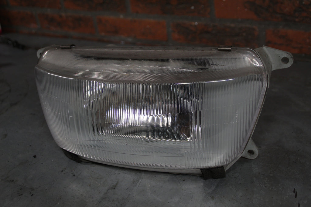 Honda PC800 koplamp