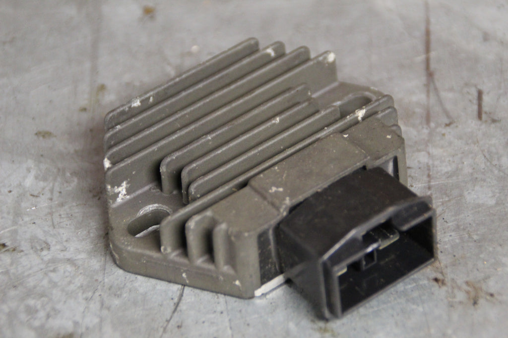 Honda PC800 spanningsregelaar