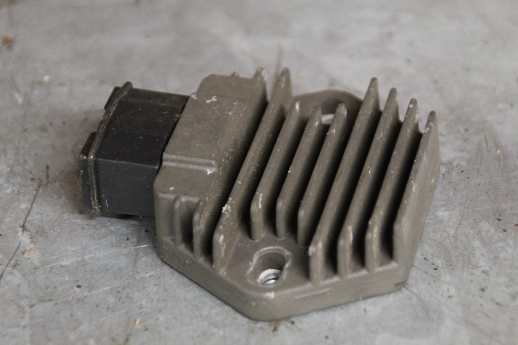 Honda PC800 spanningsregelaar