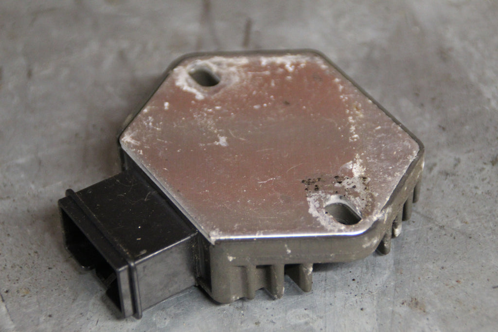 Honda PC800 spanningsregelaar