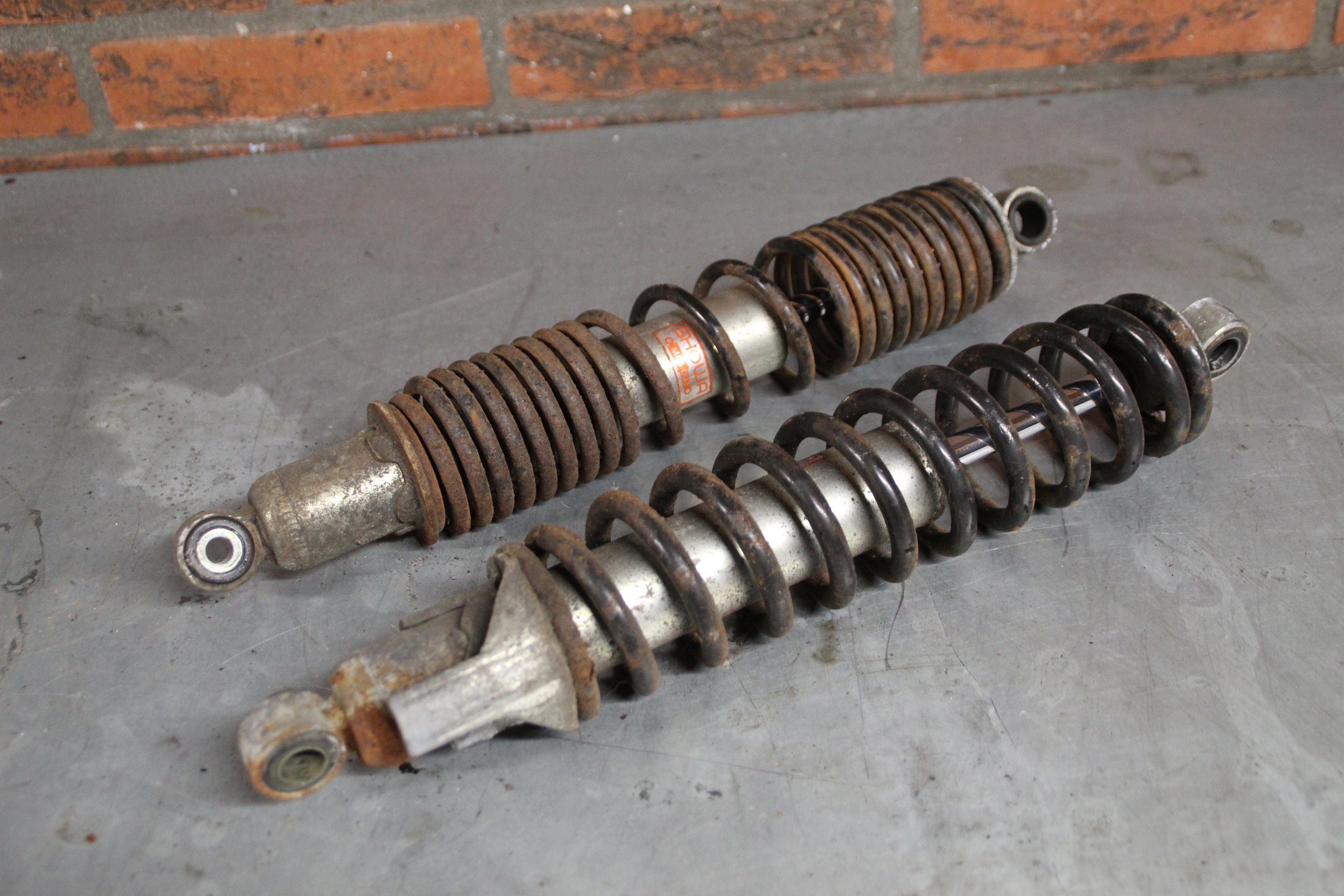 Honda PC800 schokbrekers achter