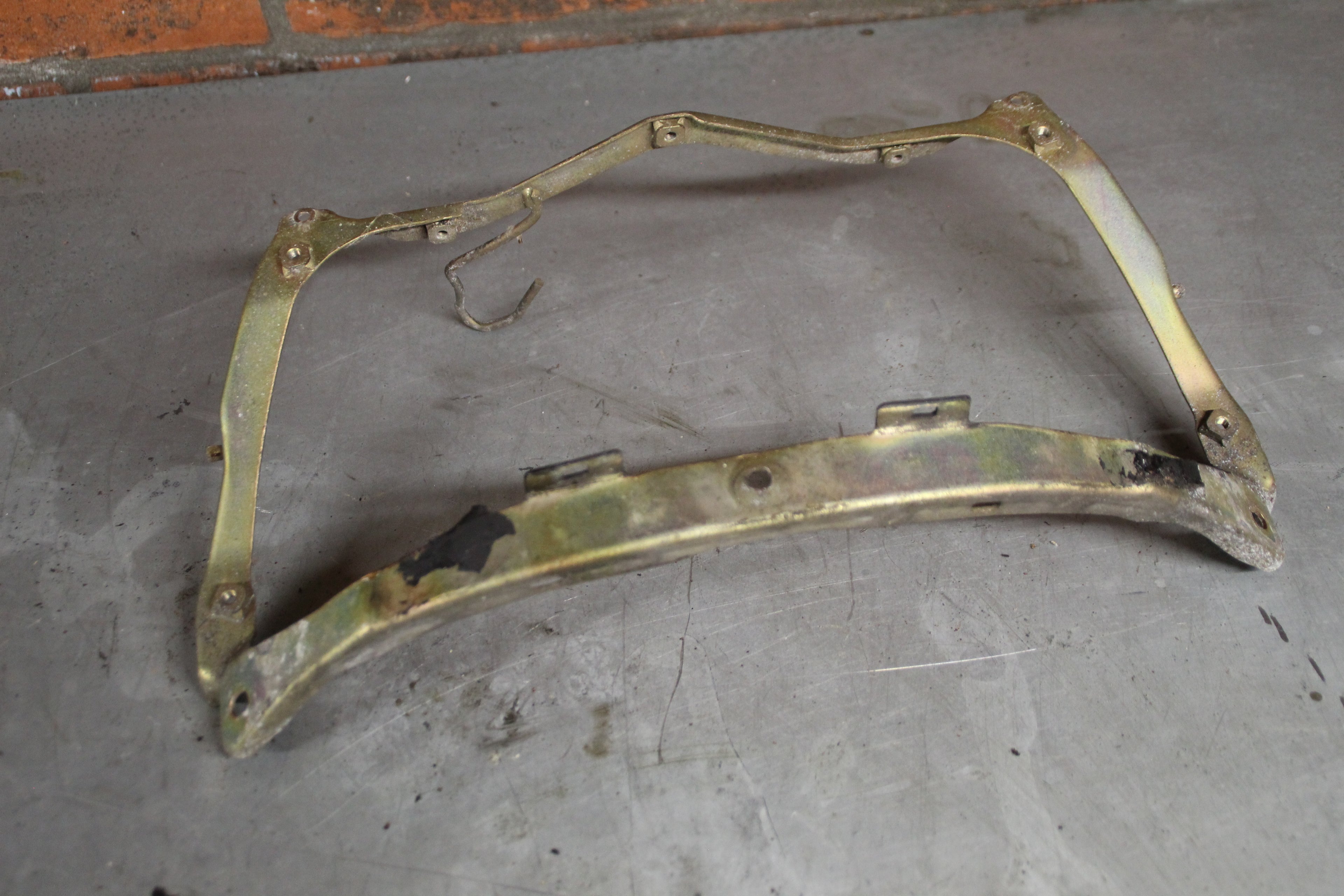 Honda PC800 koplamp frame