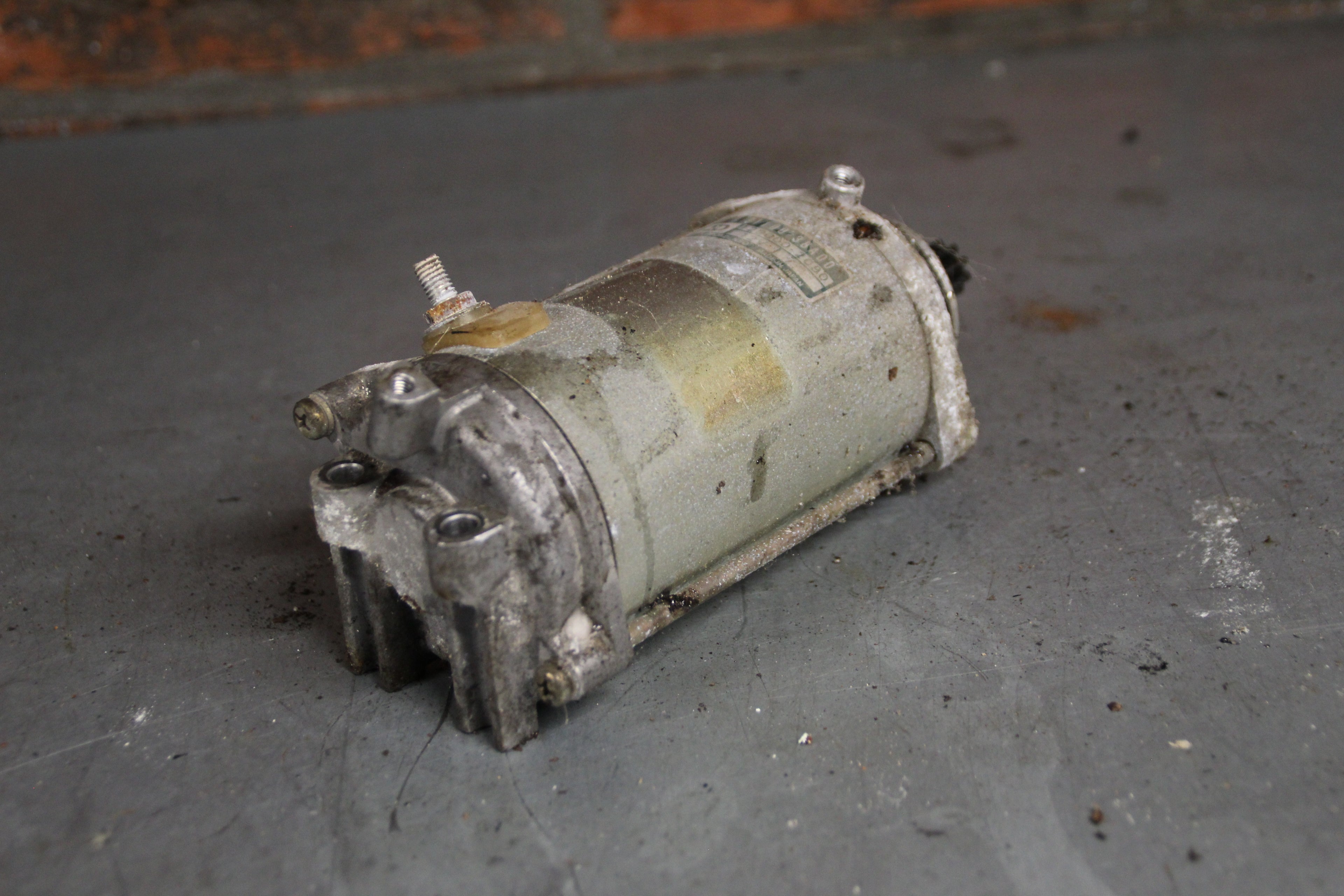Suzuki VS700 startmotor