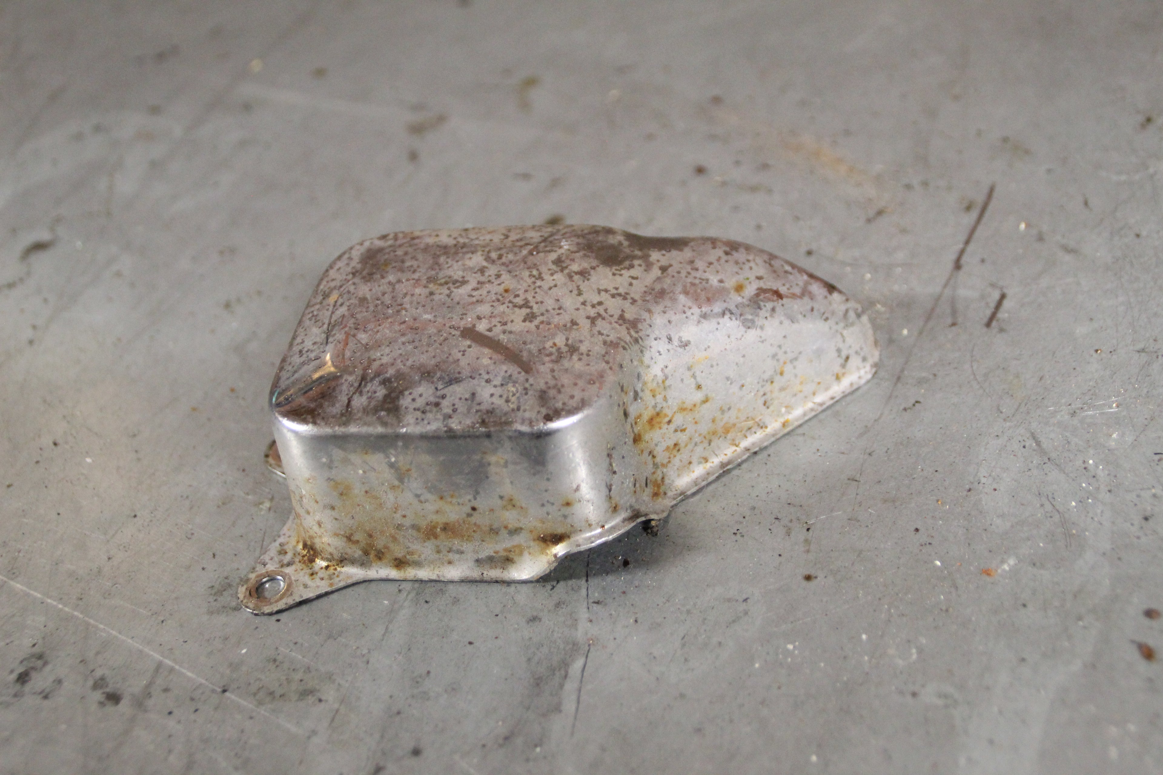 Suzuki VS700 waterpomp deksel