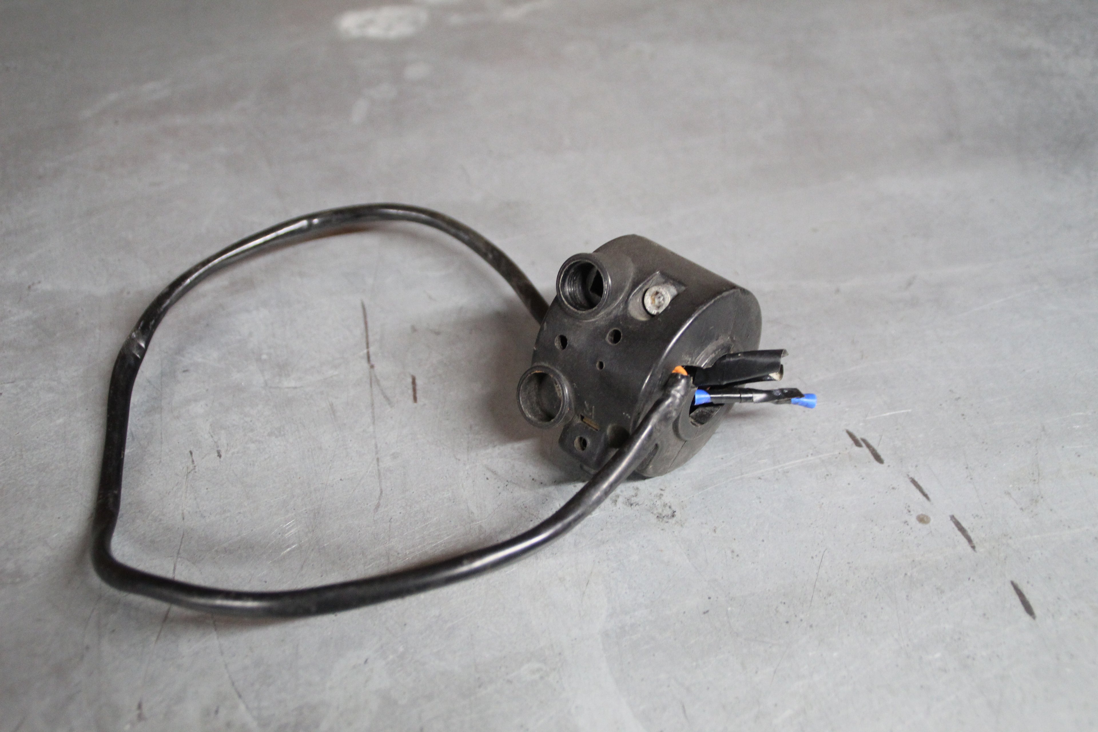 Suzuki GS450L stuurbediening rechts 2