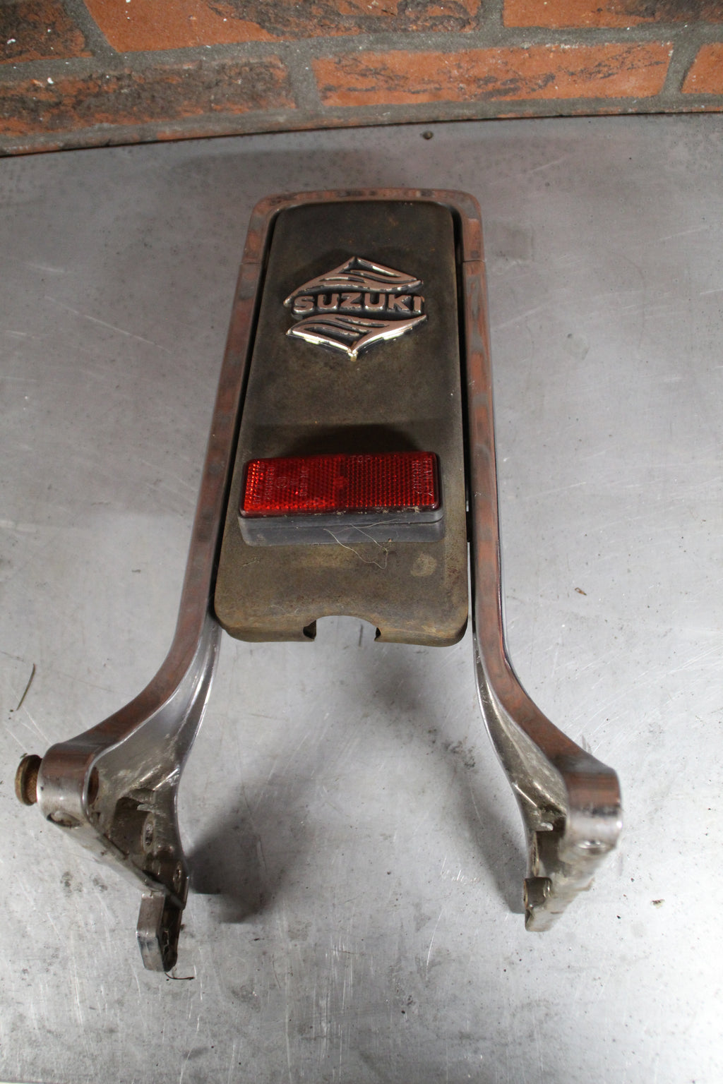 Suzuki VS800 rugsteun