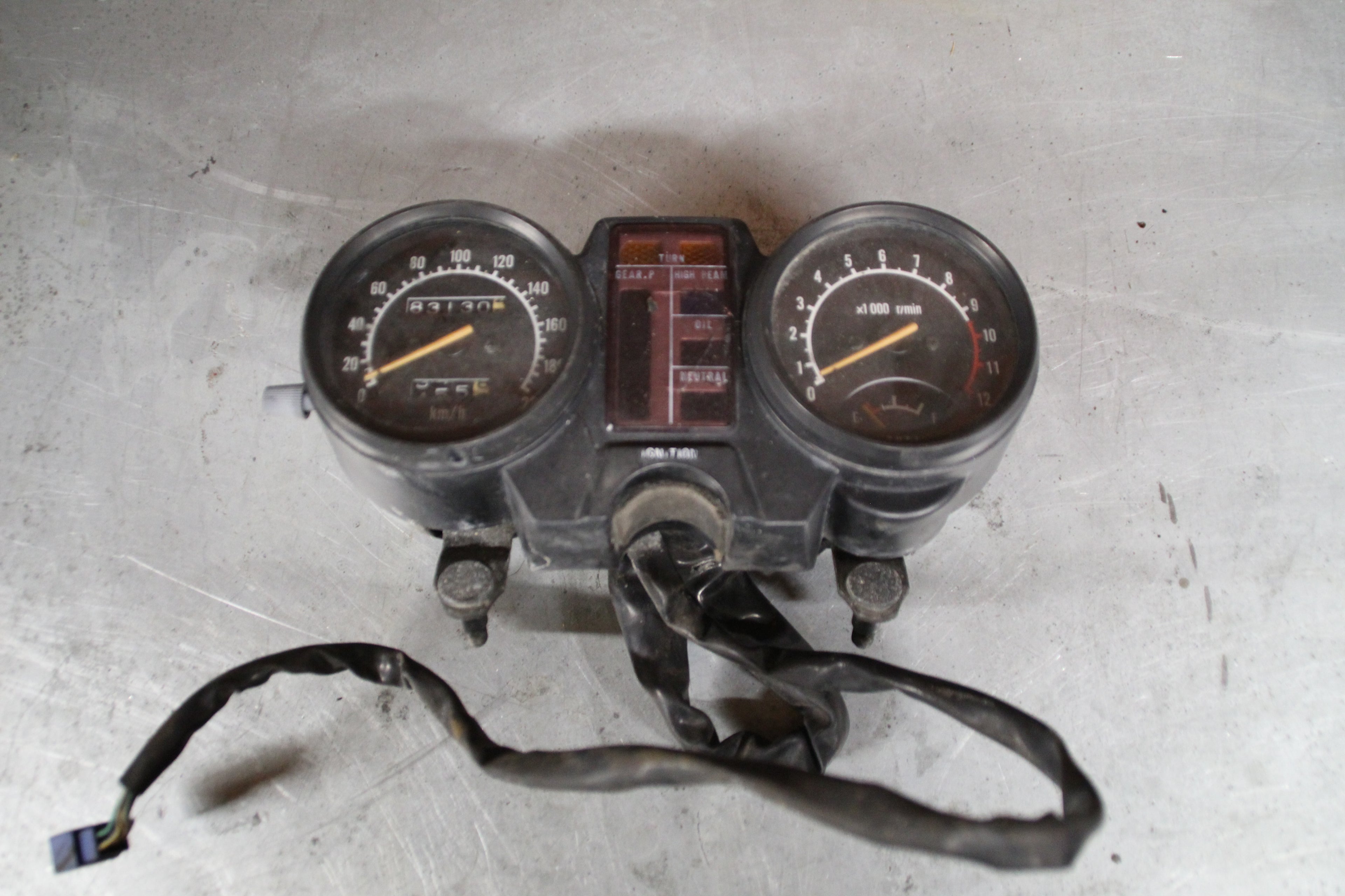 Suzuki GR650X kilometerteller 2