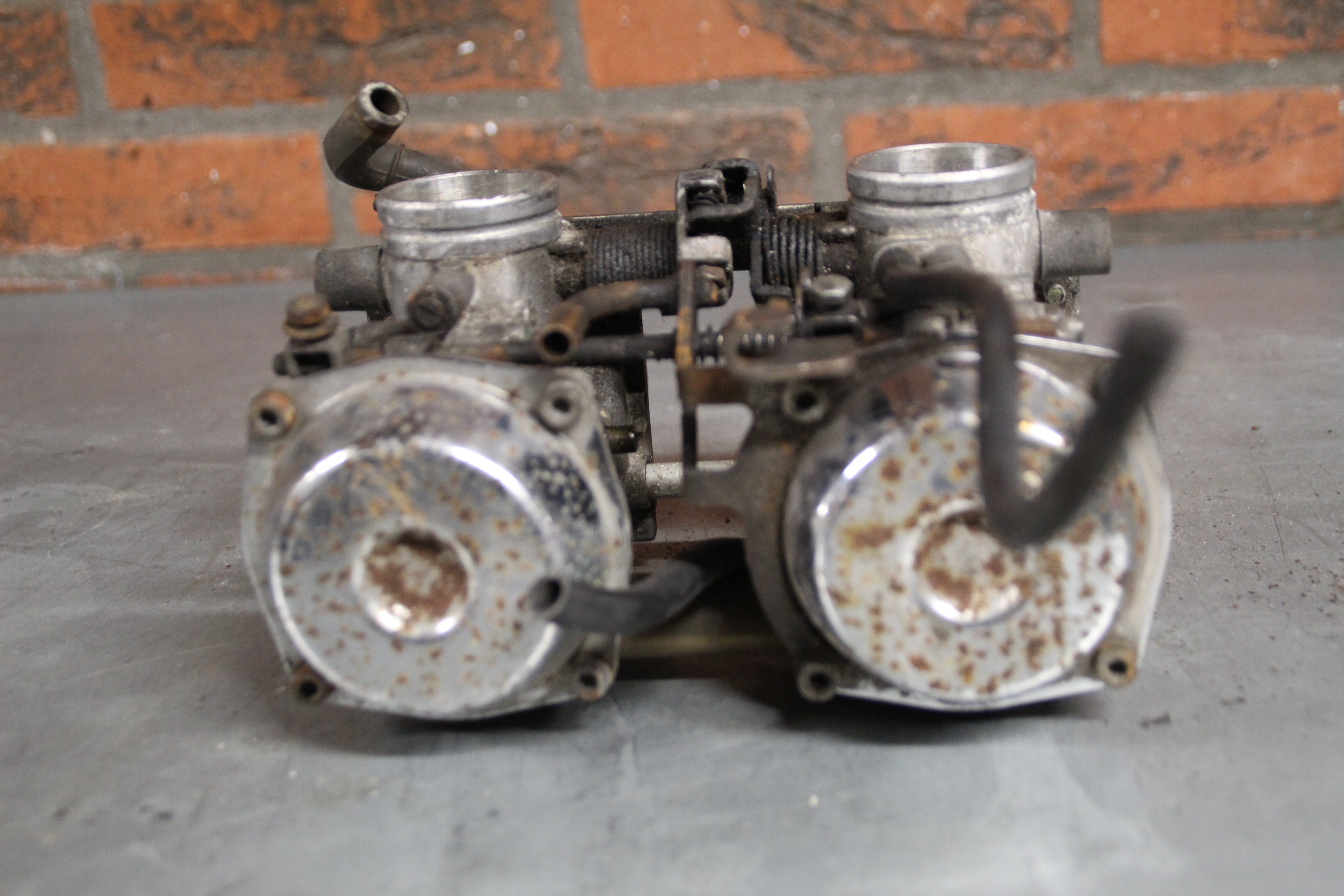 Suzuki GR650X carburateurs 2
