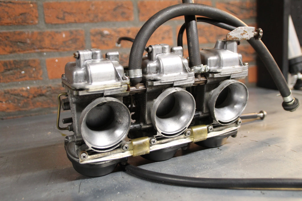 Triumph Trident carburateurs