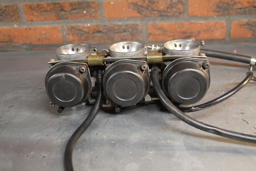 Triumph Trident carburateurs