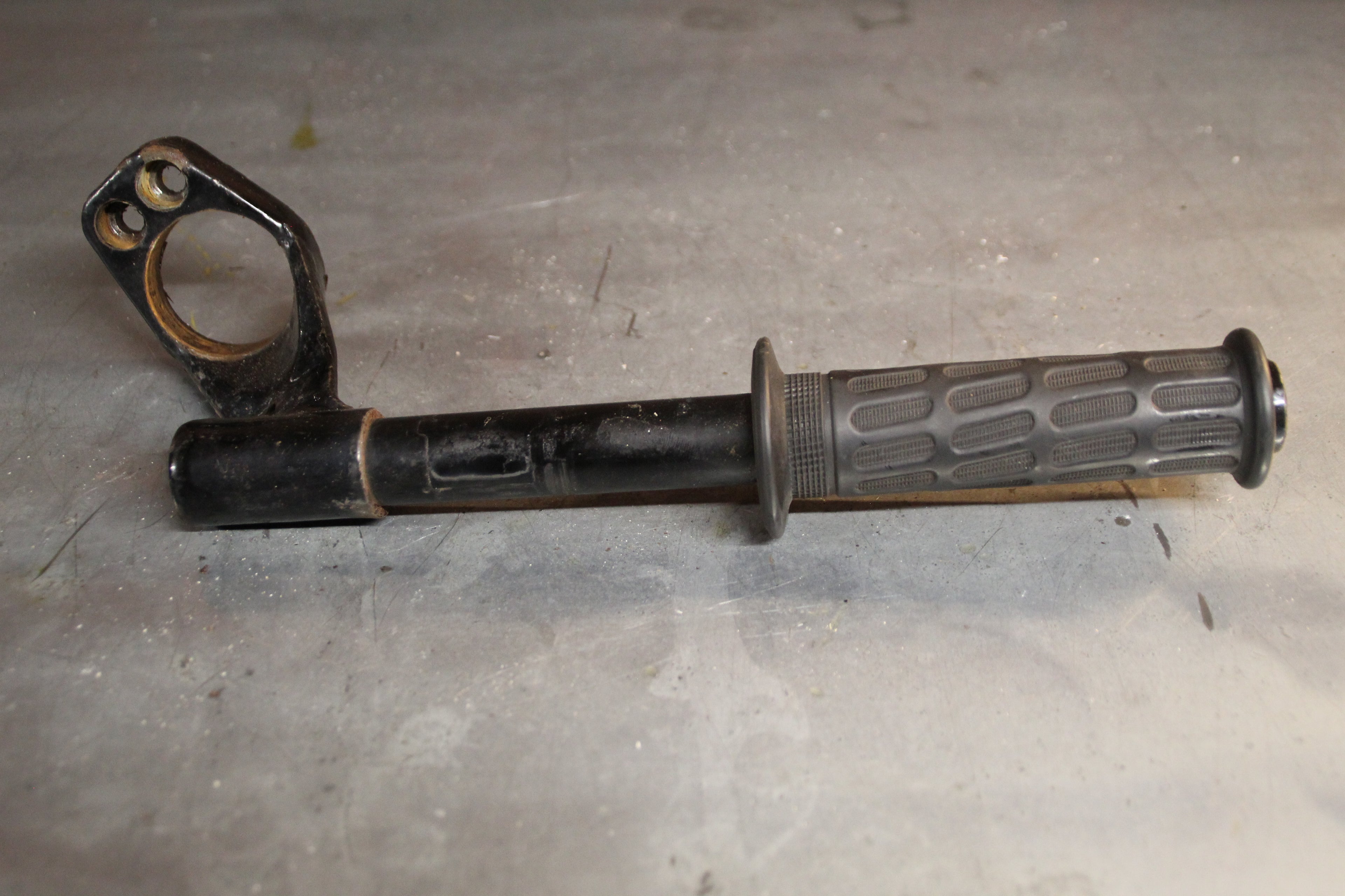 Triumph Trident clip-on links