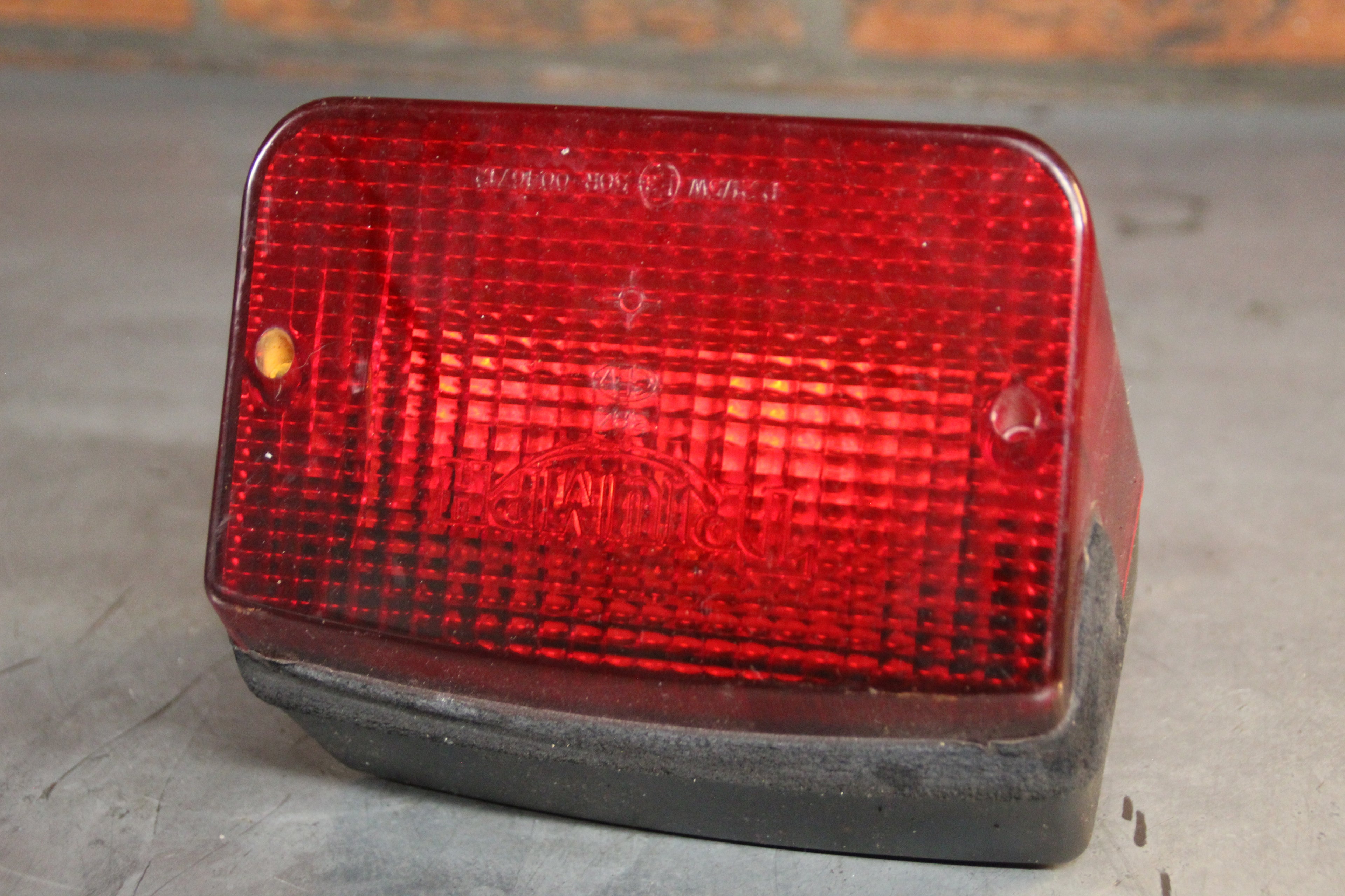 Triumph Trident achterlicht