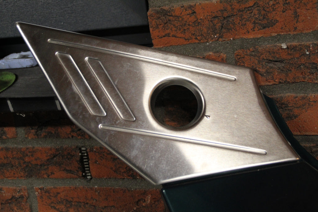 Triumph Trident staartdeel links