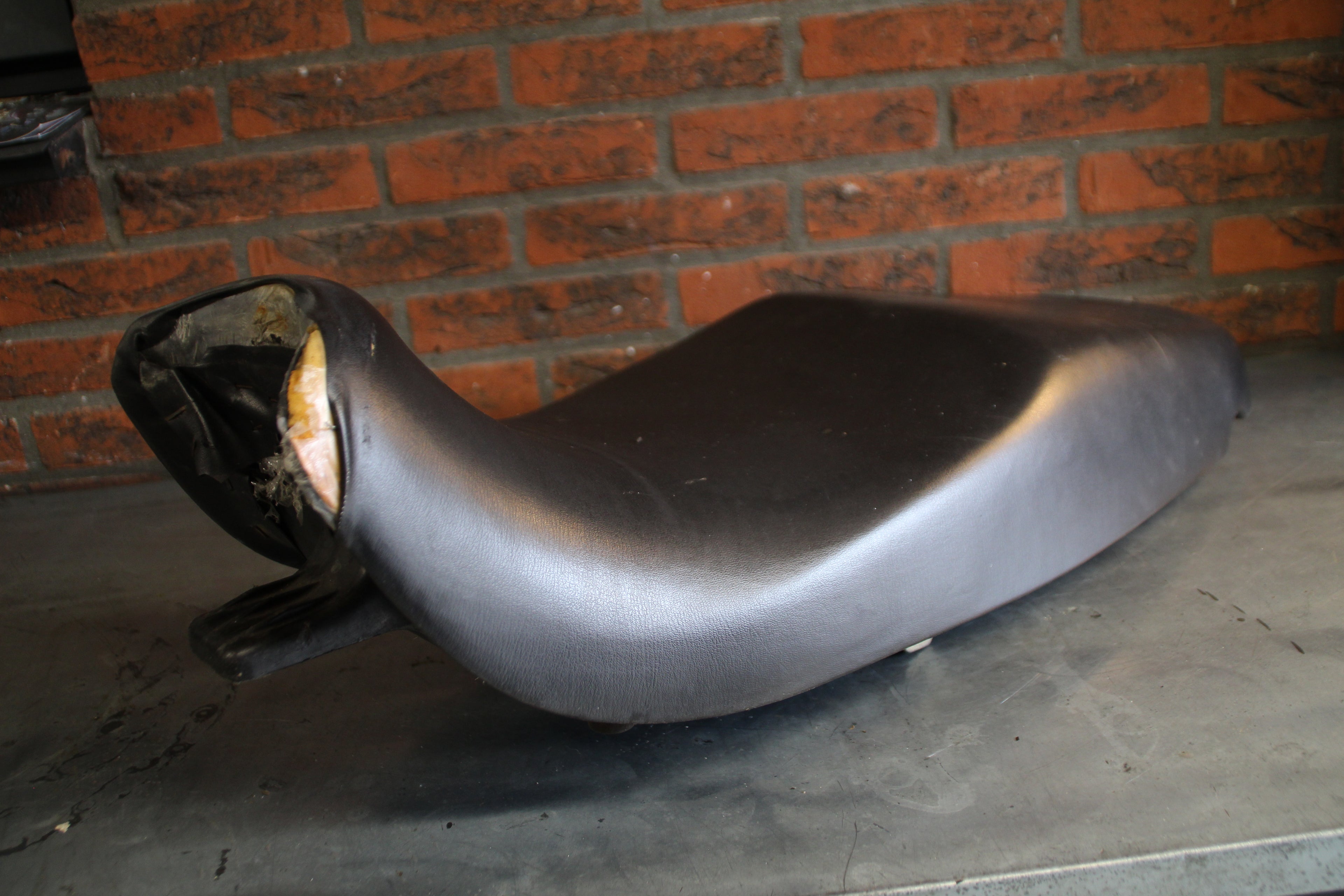 Triumph Trident zadel