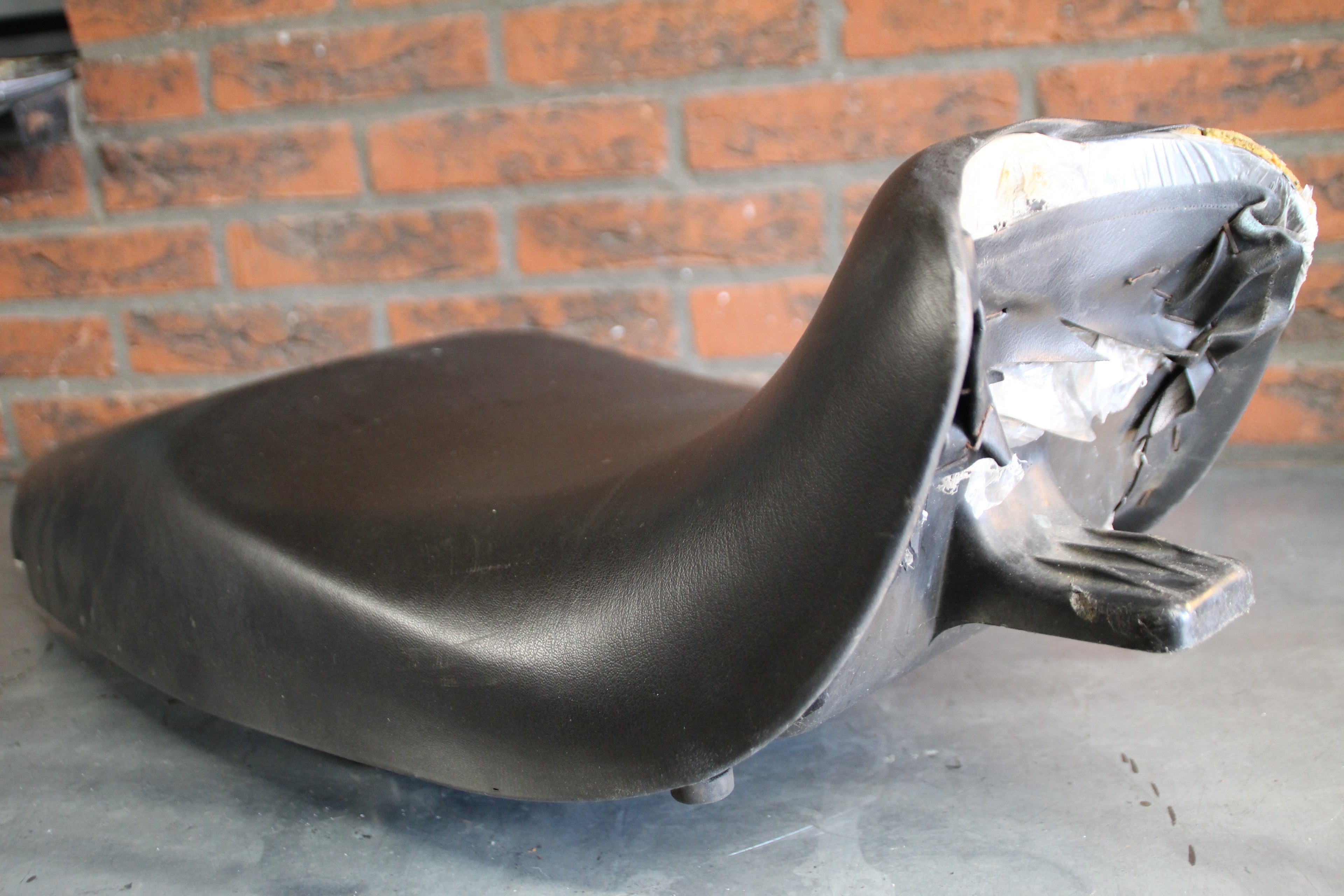 Triumph Trident zadel