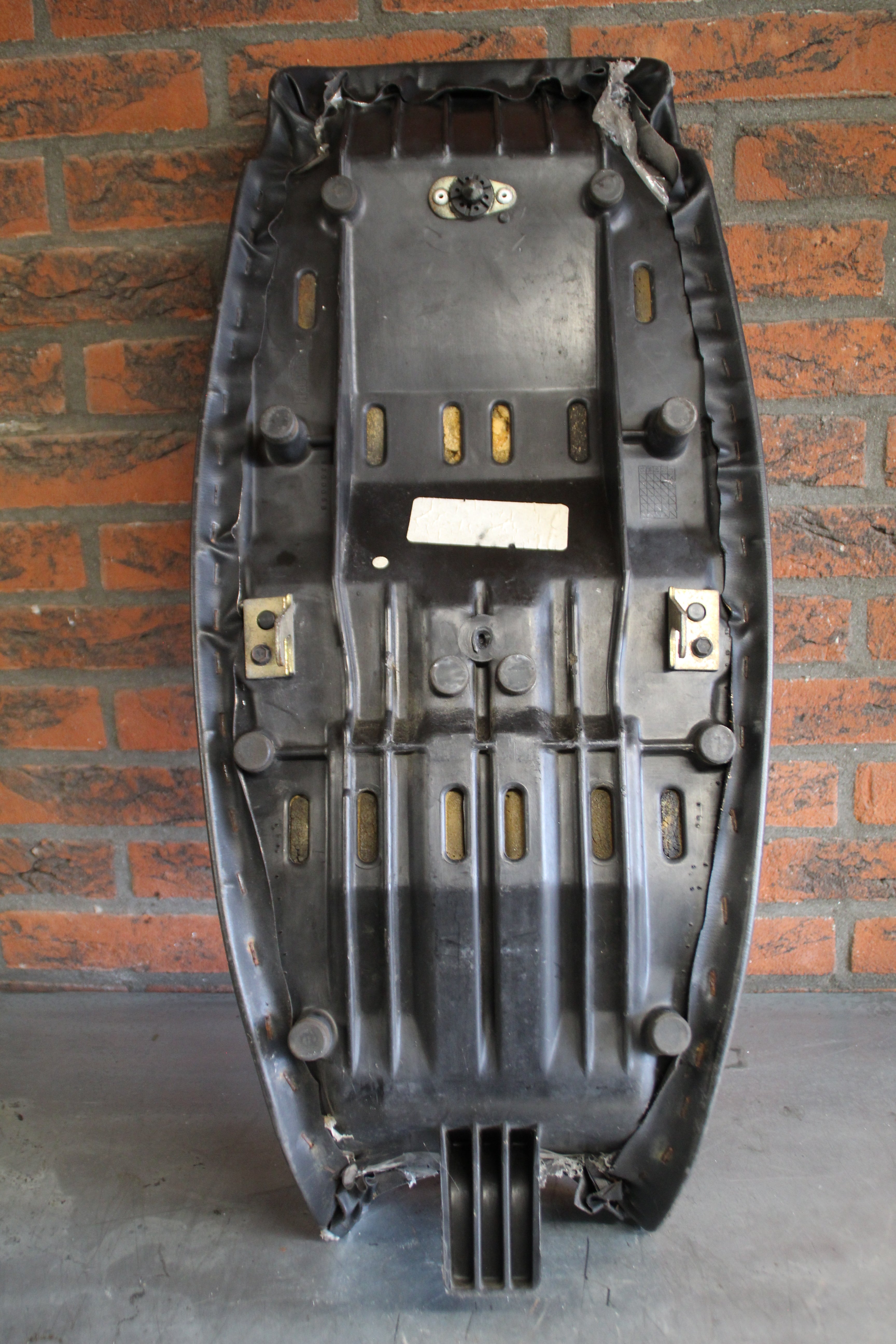 Triumph Trident zadel