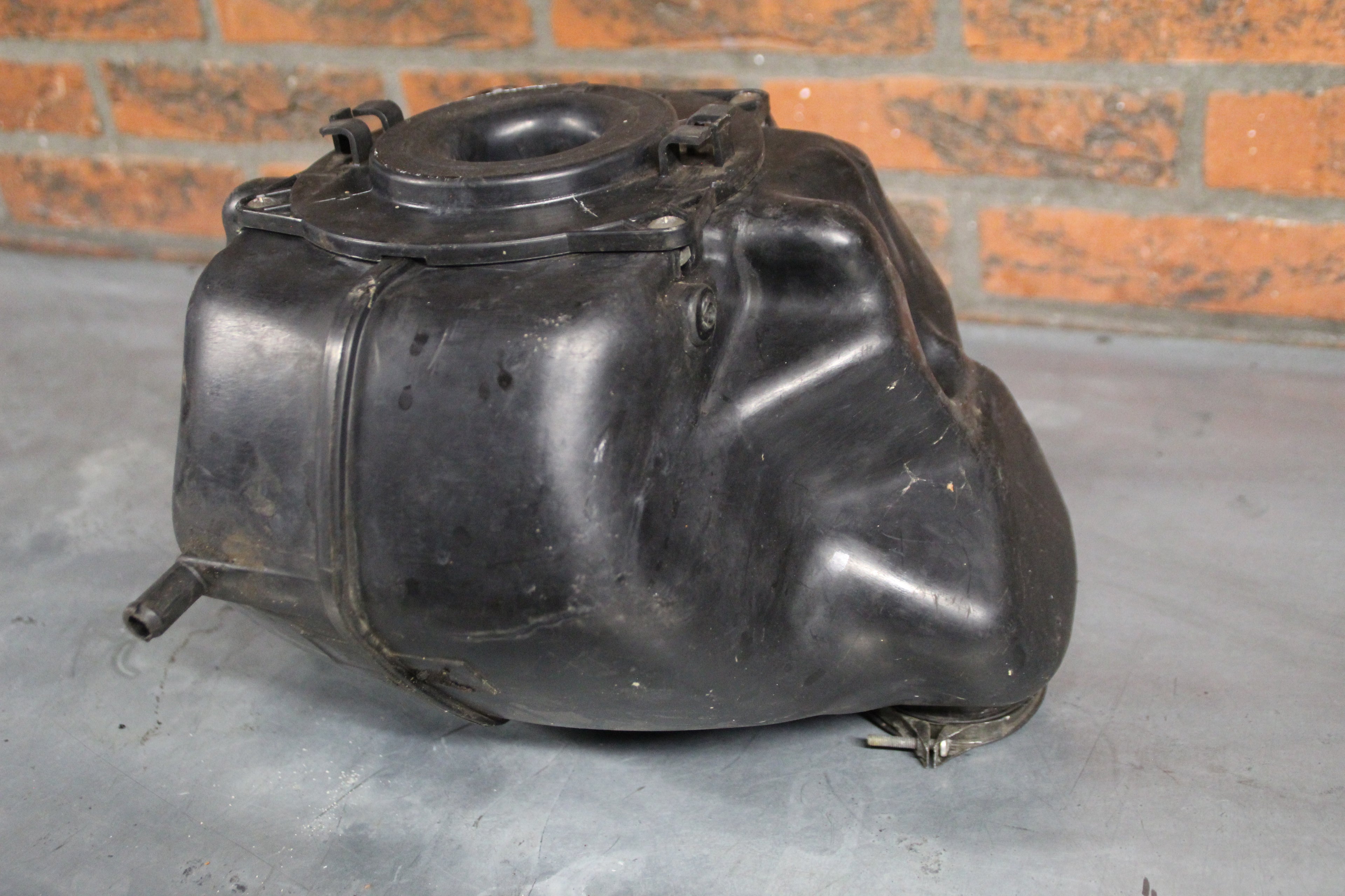 Suzuki GSX750F luchtfilterhuis