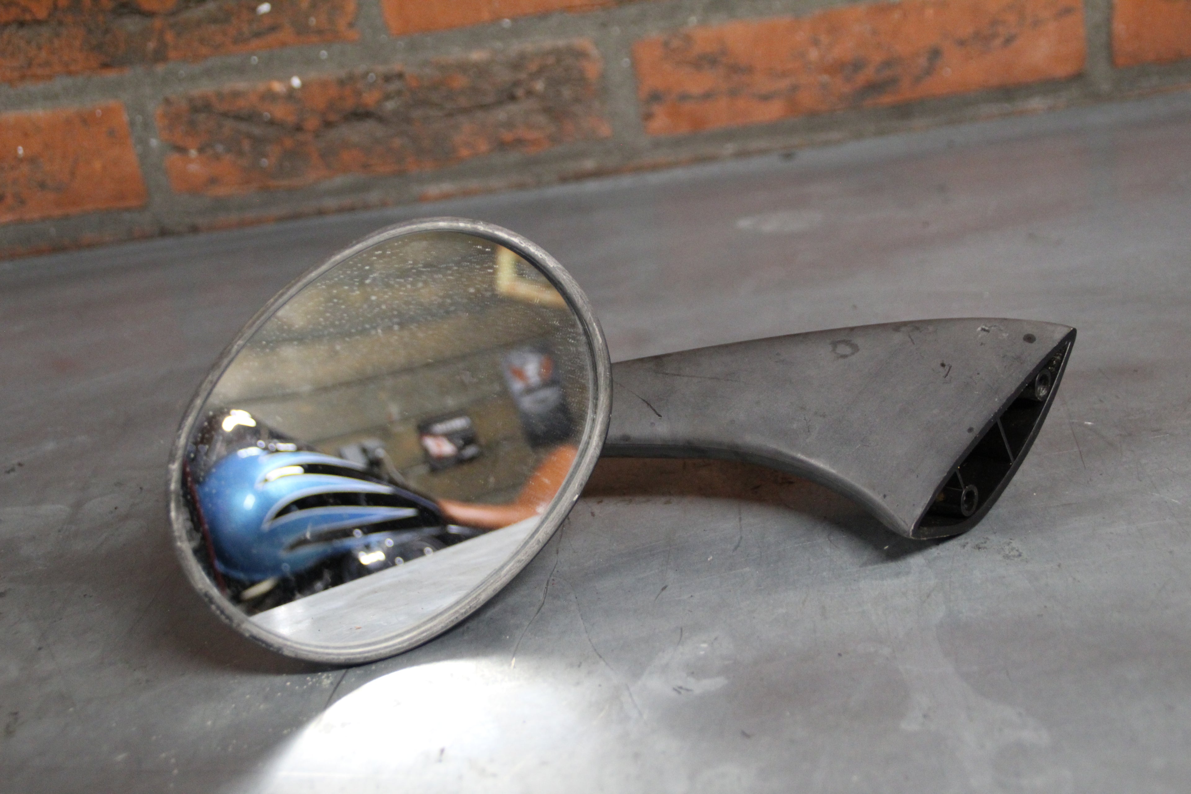 Suzuki GSX750F spiegel links
